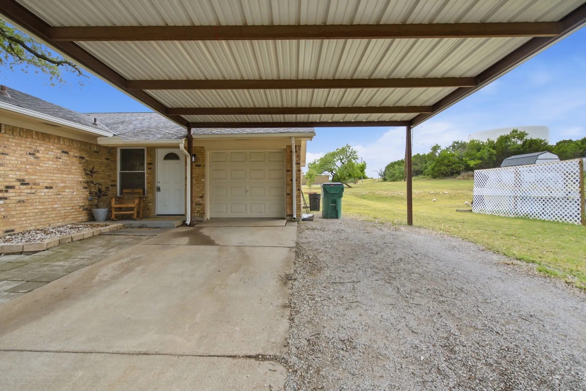 Single Family Residence For Sale in Parker County , 701 Van Winkle Street, Weatherford, Texas 76086, 3 Bedroom, 2 Bathroom, 1 Garage spaces, 1,016 Sqft, built in 1980, mls#21330919, Real Estate Agent in Weatherford, Homes For Sale in Parker county, Homes For Sale in Weatherford, Realtor in Weatherford Texas, Real Estate Brokerage Independent Realty Texas, Luminita Cordes Realtor
