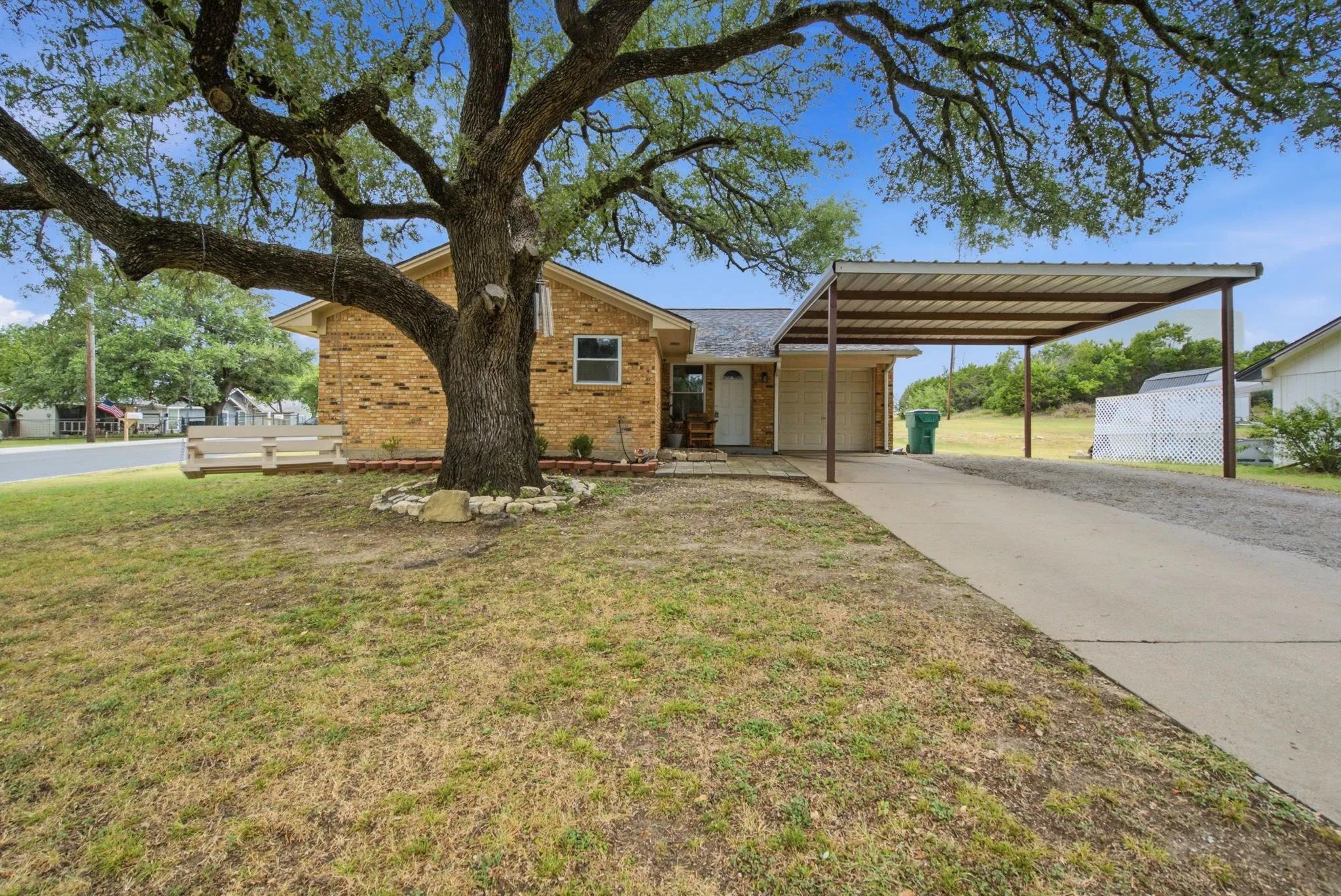 Single Family Residence For Sale in Parker County , 701 Van Winkle Street, Weatherford, Texas 76086, 3 Bedroom, 2 Bathroom, 1 Garage spaces, 1,016 Sqft, built in 1980, mls#21330919, Real Estate Agent in Weatherford, Homes For Sale in Parker county, Homes For Sale in Weatherford, Realtor in Weatherford Texas, Real Estate Brokerage Independent Realty Texas, Luminita Cordes Realtor