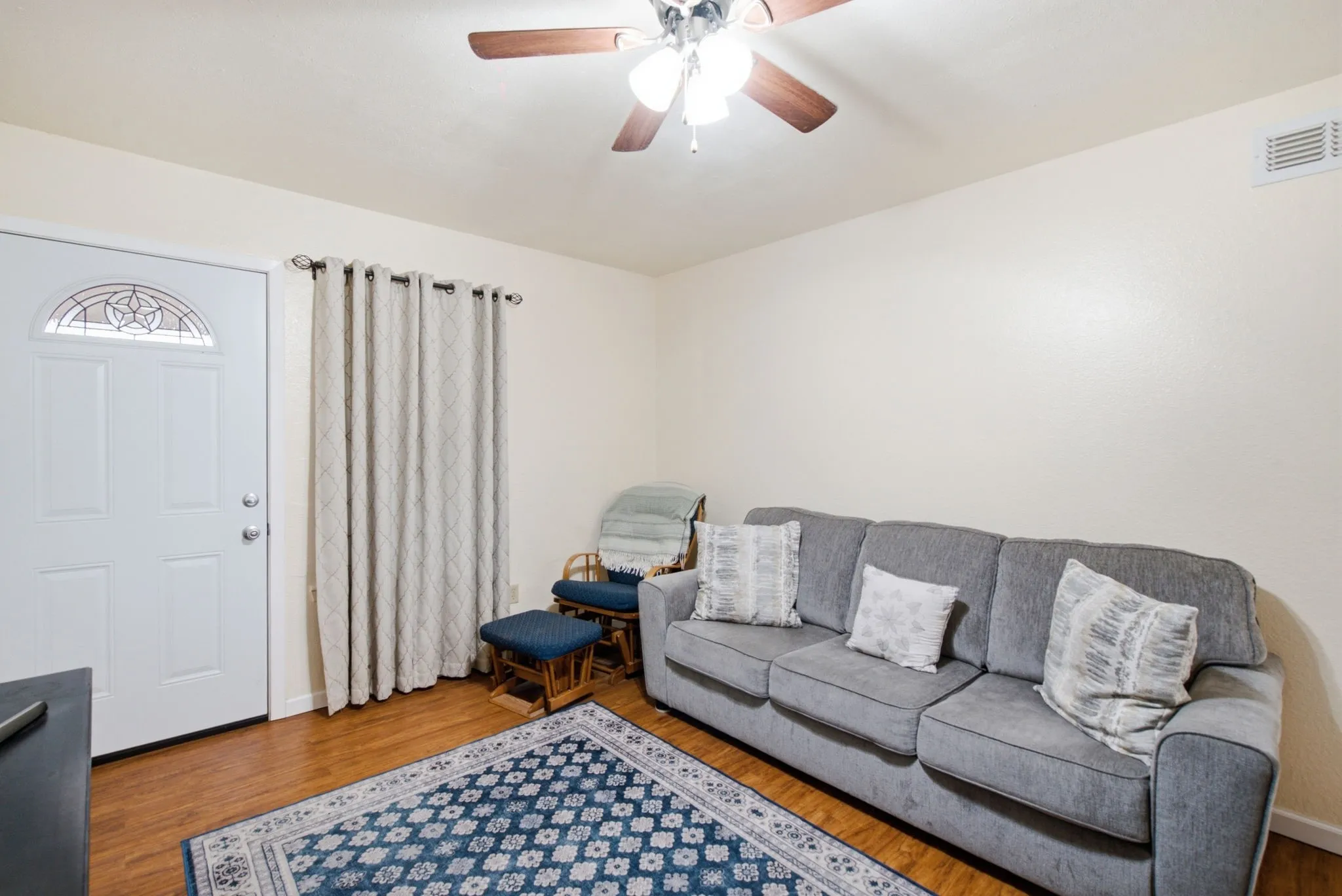 Single Family Residence For Sale in Parker County , 701 Van Winkle Street, Weatherford, Texas 76086, 3 Bedroom, 2 Bathroom, 1 Garage spaces, 1,016 Sqft, built in 1980, mls#21330919, Real Estate Agent in Weatherford, Homes For Sale in Parker county, Homes For Sale in Weatherford, Realtor in Weatherford Texas, Real Estate Brokerage Independent Realty Texas, Luminita Cordes Realtor