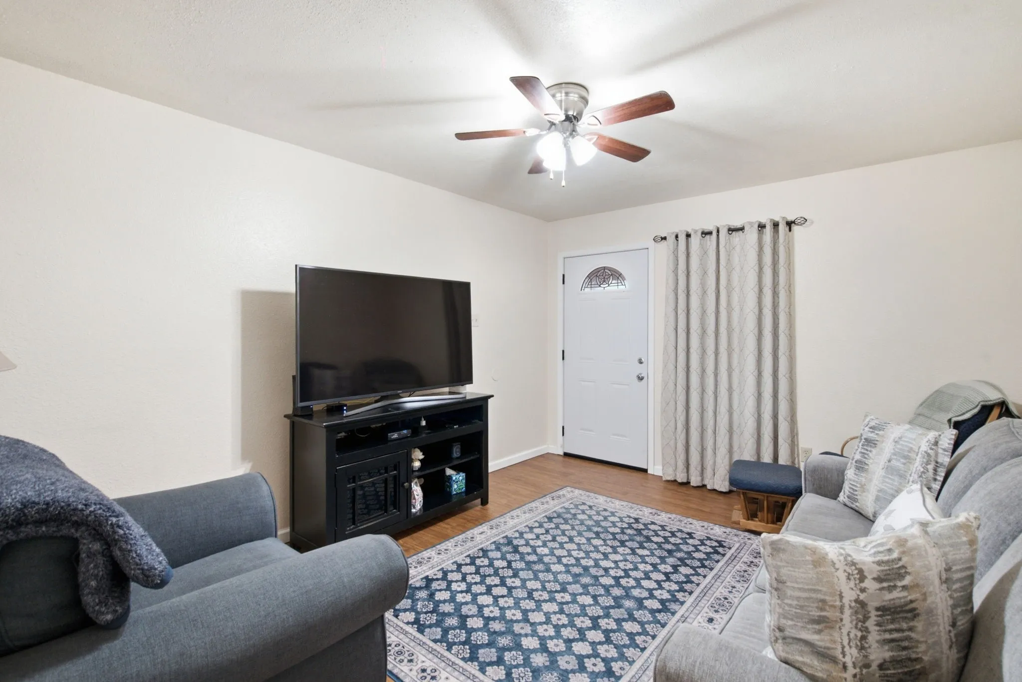 Single Family Residence For Sale in Parker County , 701 Van Winkle Street, Weatherford, Texas 76086, 3 Bedroom, 2 Bathroom, 1 Garage spaces, 1,016 Sqft, built in 1980, mls#21330919, Real Estate Agent in Weatherford, Homes For Sale in Parker county, Homes For Sale in Weatherford, Realtor in Weatherford Texas, Real Estate Brokerage Independent Realty Texas, Luminita Cordes Realtor