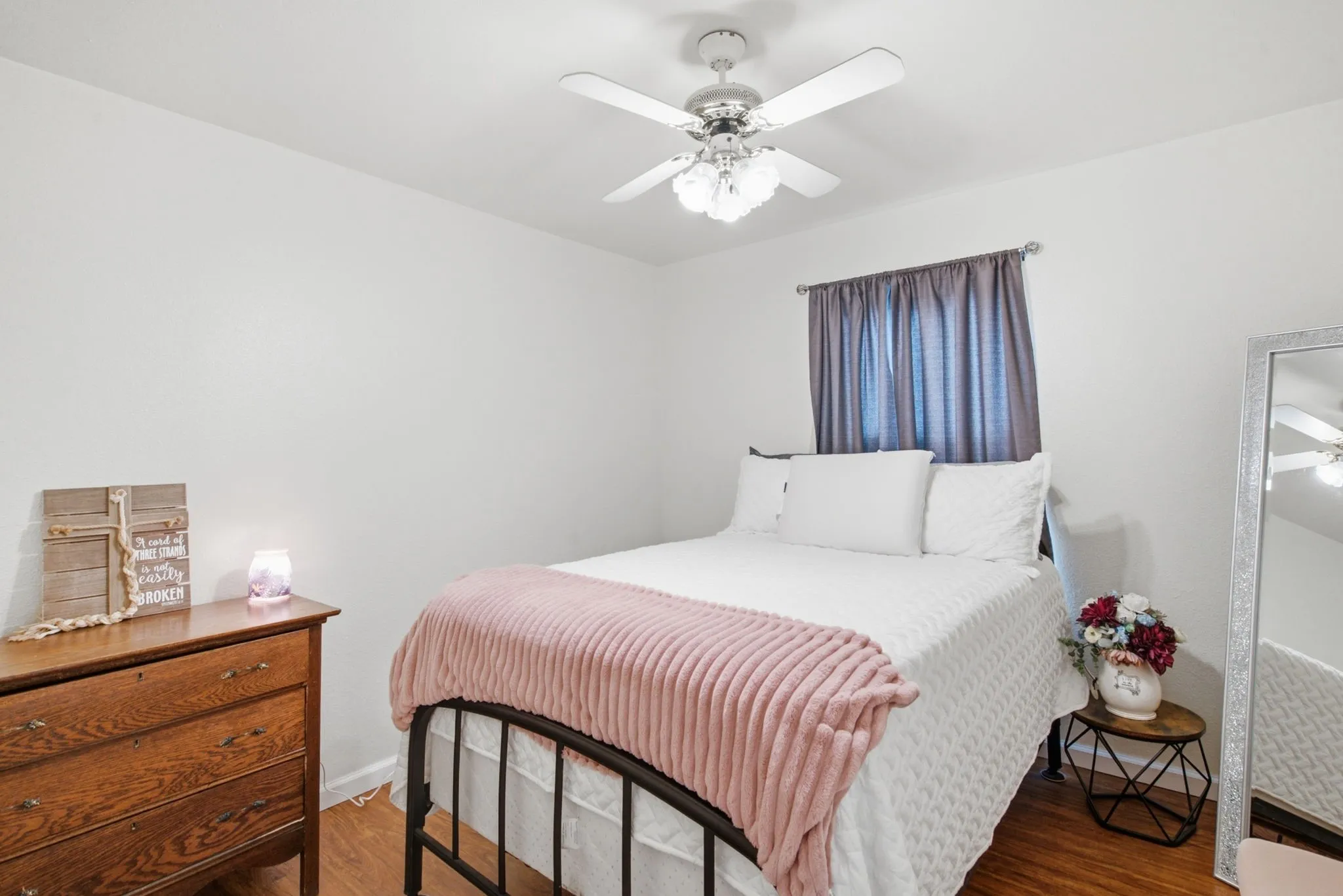 Single Family Residence For Sale in Parker County , 701 Van Winkle Street, Weatherford, Texas 76086, 3 Bedroom, 2 Bathroom, 1 Garage spaces, 1,016 Sqft, built in 1980, mls#21330919, Real Estate Agent in Weatherford, Homes For Sale in Parker county, Homes For Sale in Weatherford, Realtor in Weatherford Texas, Real Estate Brokerage Independent Realty Texas, Luminita Cordes Realtor