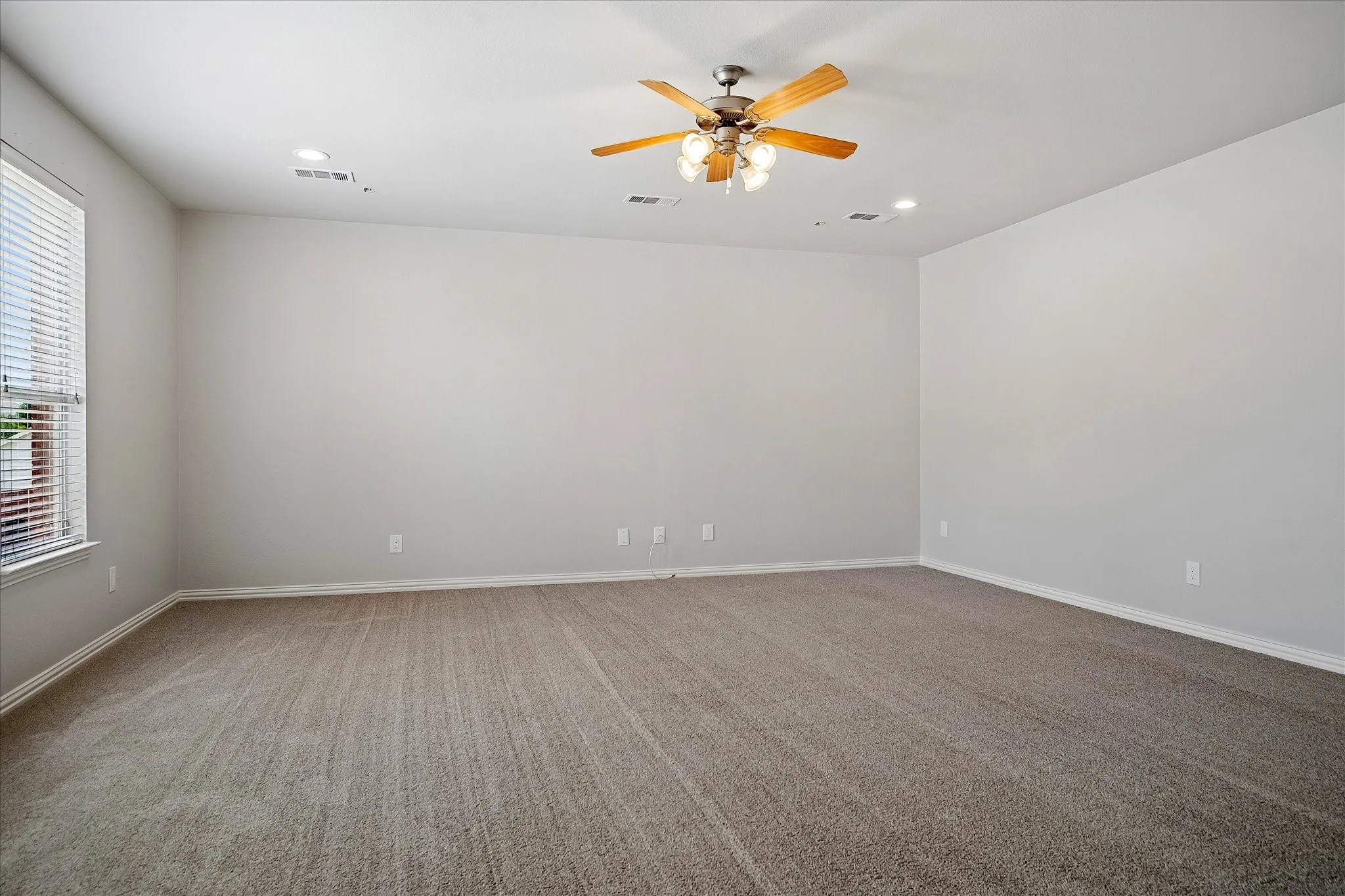 Single Family Residence For Rent in Denton County , 1604 Morning Dove Court, Carrollton, Texas 75007, 4 Bedroom, 4 Bathroom, 3 Garage spaces, 3,811 Sqft, built in 2003, mls#21329871, Real Estate Agent in Carrollton, Homes For Rent in Denton county, Homes For Rent in Carrollton, Realtor in Carrollton Texas, Real Estate Brokerage Independent Realty Texas, Luminita Cordes Realtor