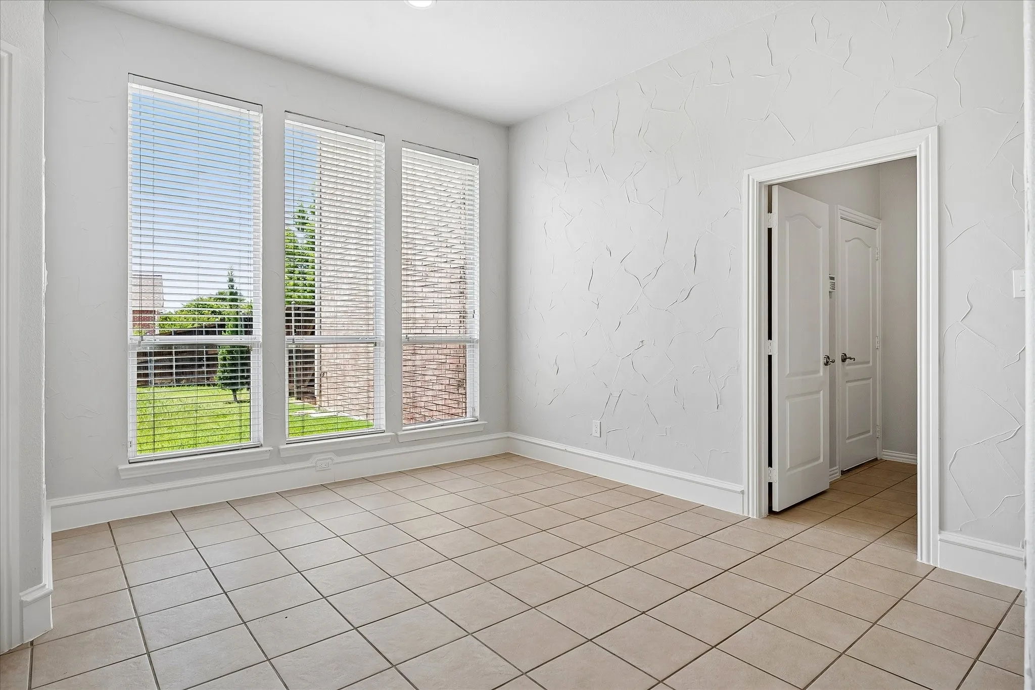 Single Family Residence For Rent in Denton County , 1604 Morning Dove Court, Carrollton, Texas 75007, 4 Bedroom, 4 Bathroom, 3 Garage spaces, 3,811 Sqft, built in 2003, mls#21329871, Real Estate Agent in Carrollton, Homes For Rent in Denton county, Homes For Rent in Carrollton, Realtor in Carrollton Texas, Real Estate Brokerage Independent Realty Texas, Luminita Cordes Realtor