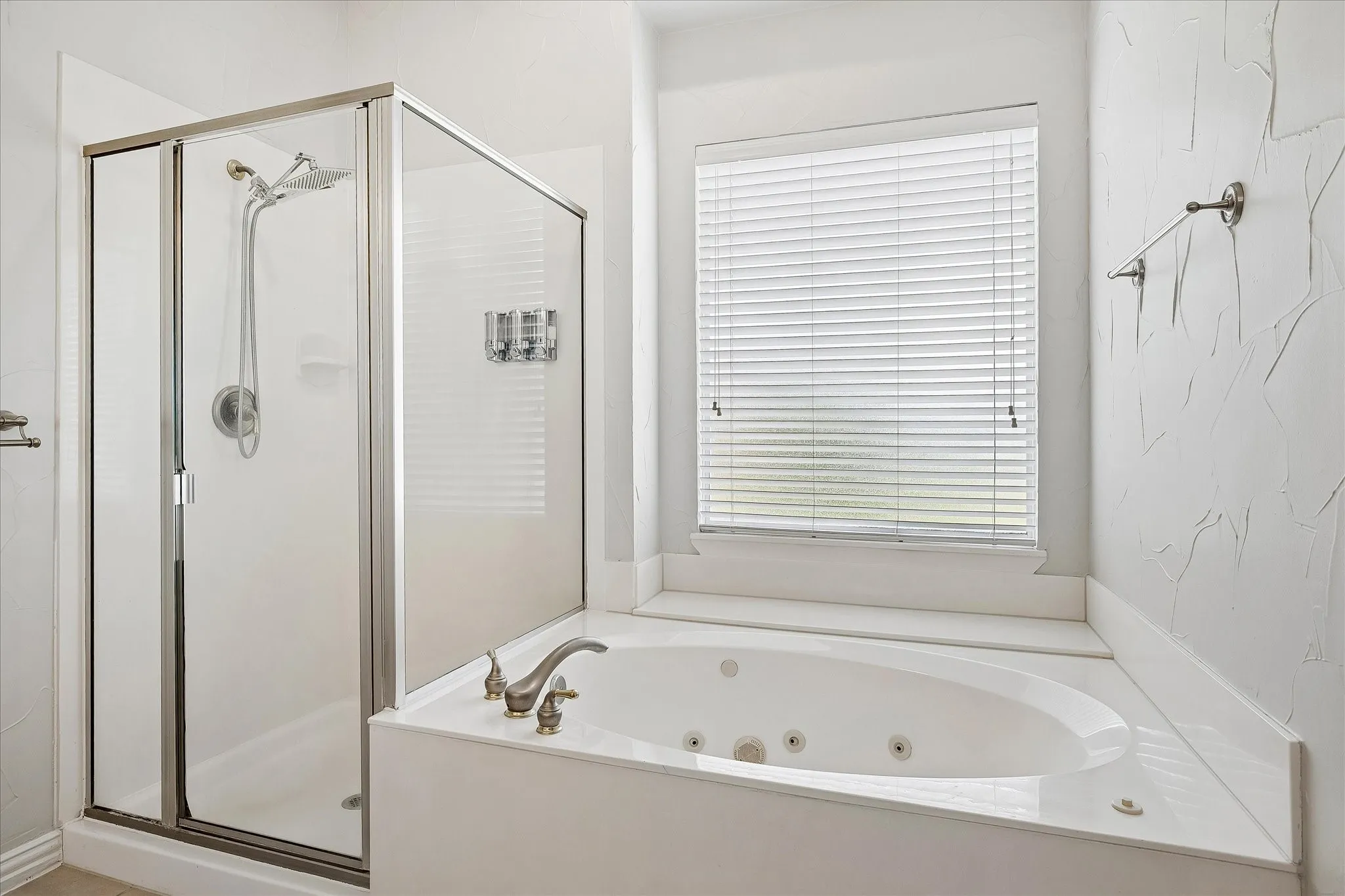 Single Family Residence For Rent in Denton County , 1604 Morning Dove Court, Carrollton, Texas 75007, 4 Bedroom, 4 Bathroom, 3 Garage spaces, 3,811 Sqft, built in 2003, mls#21329871, Real Estate Agent in Carrollton, Homes For Rent in Denton county, Homes For Rent in Carrollton, Realtor in Carrollton Texas, Real Estate Brokerage Independent Realty Texas, Luminita Cordes Realtor