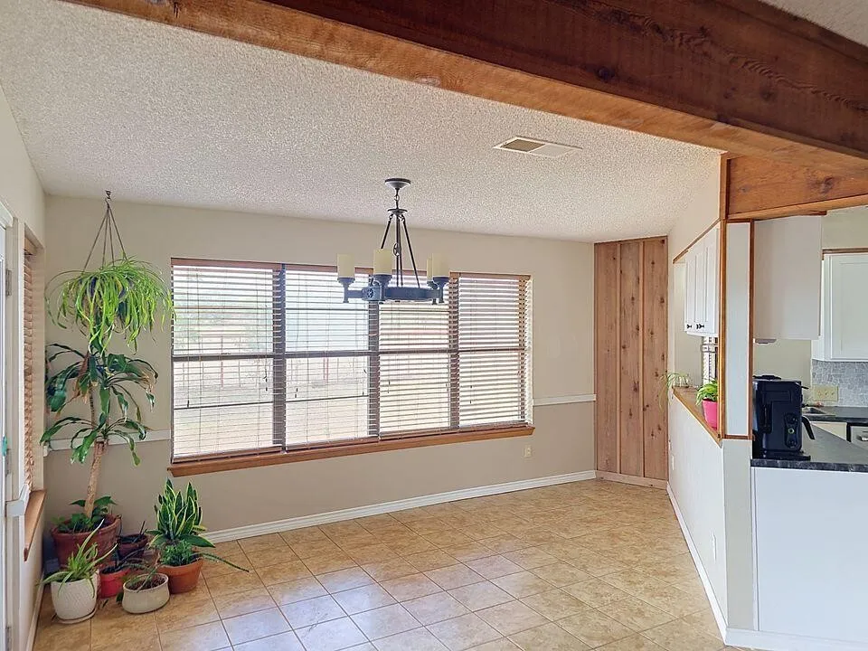 Single Family Residence For Sale in Jones County , 8908 Co Rd 103 Road, Hamlin, Texas 79520, 4 Bedrooms, 4 Bathrooms, 2 Garage spaces, 2,876 Sqft, built in 1981, Price $570,000, mls#21332182, Real Estate Agent in Hamlin, Homes For Sale in Jones county, Homes For Sale in Hamlin, Realtor in Hamlin Texas, Real Estate Brokerage Independent Realty Texas, Luminita Cordes Realtor