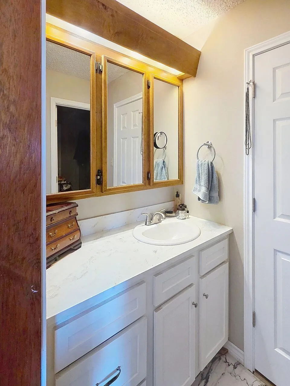 Single Family Residence For Sale in Jones County , 8908 Co Rd 103 Road, Hamlin, Texas 79520, 4 Bedrooms, 4 Bathrooms, 2 Garage spaces, 2,876 Sqft, built in 1981, Price $570,000, mls#21332182, Real Estate Agent in Hamlin, Homes For Sale in Jones county, Homes For Sale in Hamlin, Realtor in Hamlin Texas, Real Estate Brokerage Independent Realty Texas, Luminita Cordes Realtor