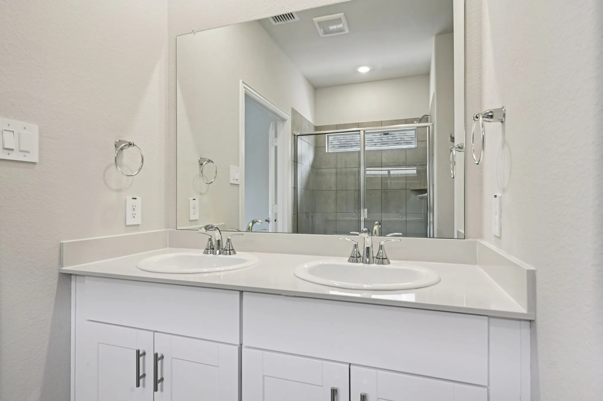 Photo is not of the actual home, but is an inspirational photo of builder’s model home and may depict options, furnishings, and/or decorator features that are not included.