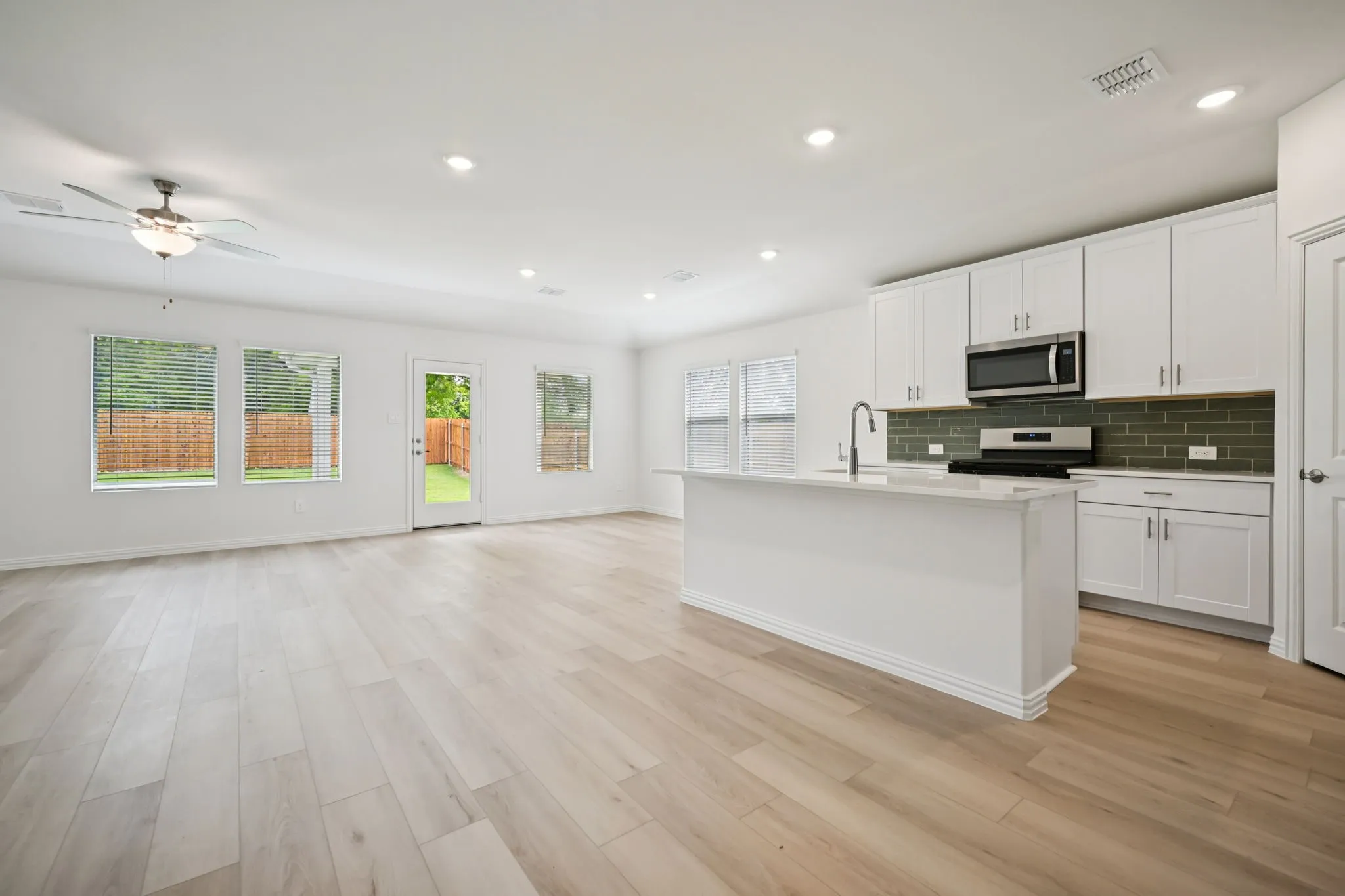 Photo is not of the actual home, but is an inspirational photo of builder’s model home and may depict options, furnishings, and/or decorator features that are not included.