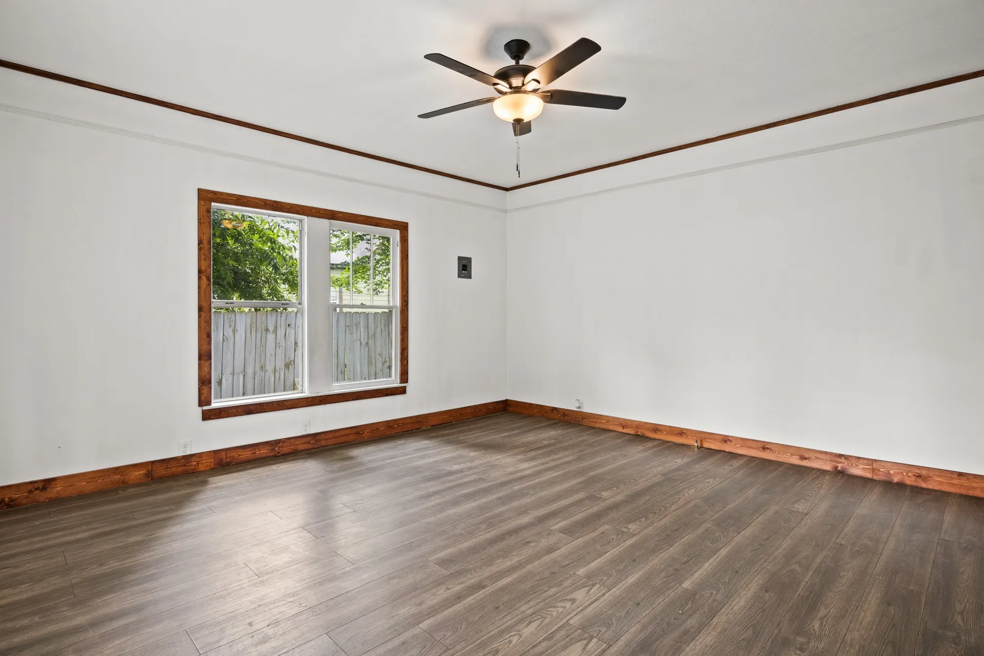 Single Family Residence For Sale in Morris County , 207 W 3rd Street, Omaha, Texas 75571, 3 Bedroom, 1 Bathroom, Garage spaces, 1,371 Sqft, built in 1960, mls#21332185, Real Estate Agent in Omaha, Homes For Sale in Morris county, Homes For Sale in Omaha, Realtor in Omaha Texas, Real Estate Brokerage Independent Realty Texas, Luminita Cordes Realtor