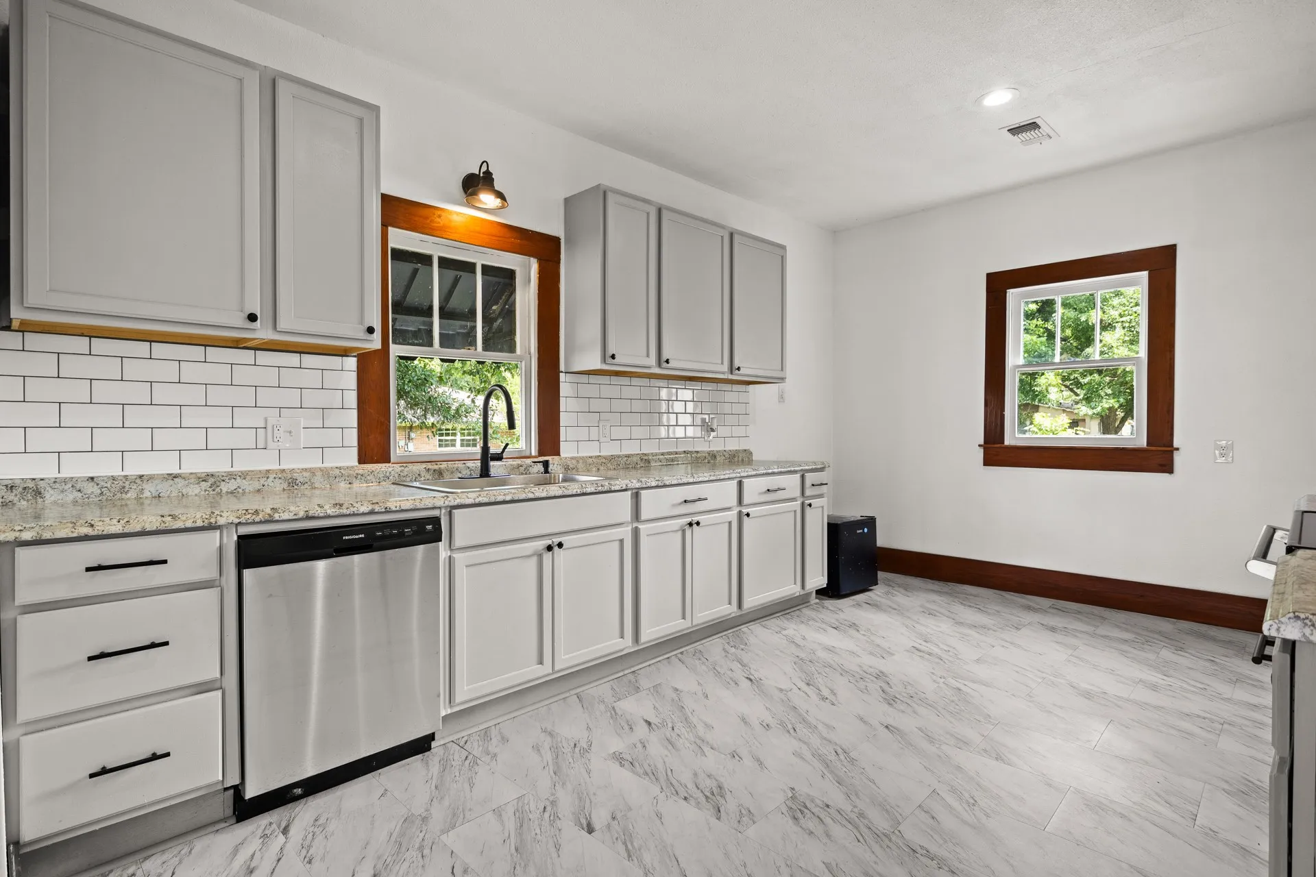Single Family Residence For Sale in Morris County , 207 W 3rd Street, Omaha, Texas 75571, 3 Bedroom, 1 Bathroom, Garage spaces, 1,371 Sqft, built in 1960, mls#21332185, Real Estate Agent in Omaha, Homes For Sale in Morris county, Homes For Sale in Omaha, Realtor in Omaha Texas, Real Estate Brokerage Independent Realty Texas, Luminita Cordes Realtor