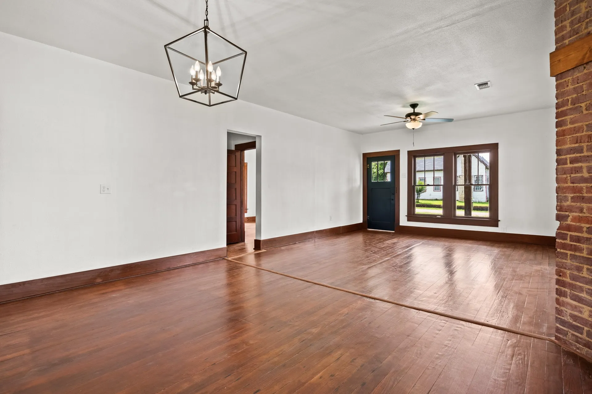 Single Family Residence For Sale in Morris County , 207 W 3rd Street, Omaha, Texas 75571, 3 Bedroom, 1 Bathroom, Garage spaces, 1,371 Sqft, built in 1960, mls#21332185, Real Estate Agent in Omaha, Homes For Sale in Morris county, Homes For Sale in Omaha, Realtor in Omaha Texas, Real Estate Brokerage Independent Realty Texas, Luminita Cordes Realtor