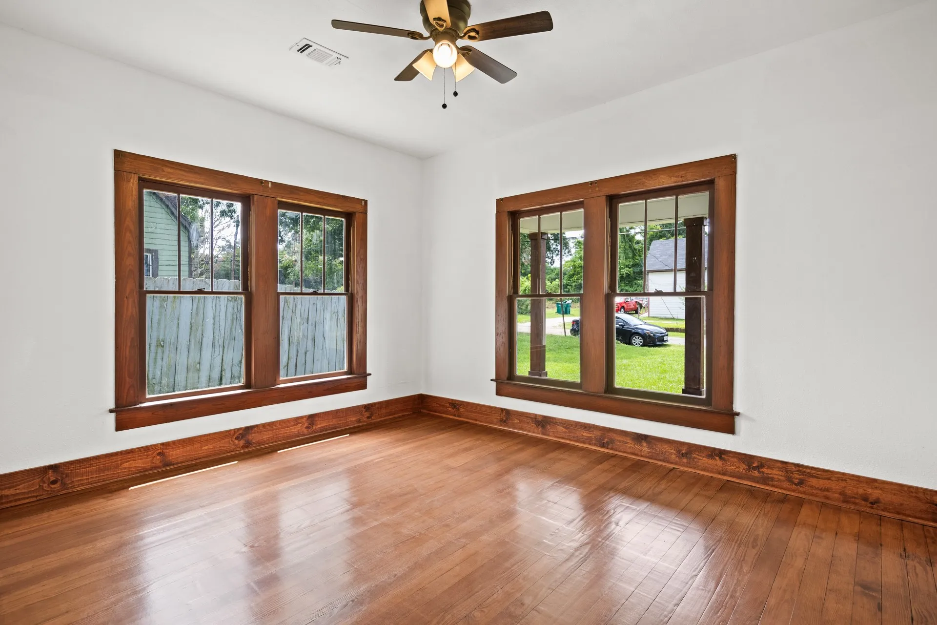 Single Family Residence For Sale in Morris County , 207 W 3rd Street, Omaha, Texas 75571, 3 Bedroom, 1 Bathroom, Garage spaces, 1,371 Sqft, built in 1960, mls#21332185, Real Estate Agent in Omaha, Homes For Sale in Morris county, Homes For Sale in Omaha, Realtor in Omaha Texas, Real Estate Brokerage Independent Realty Texas, Luminita Cordes Realtor