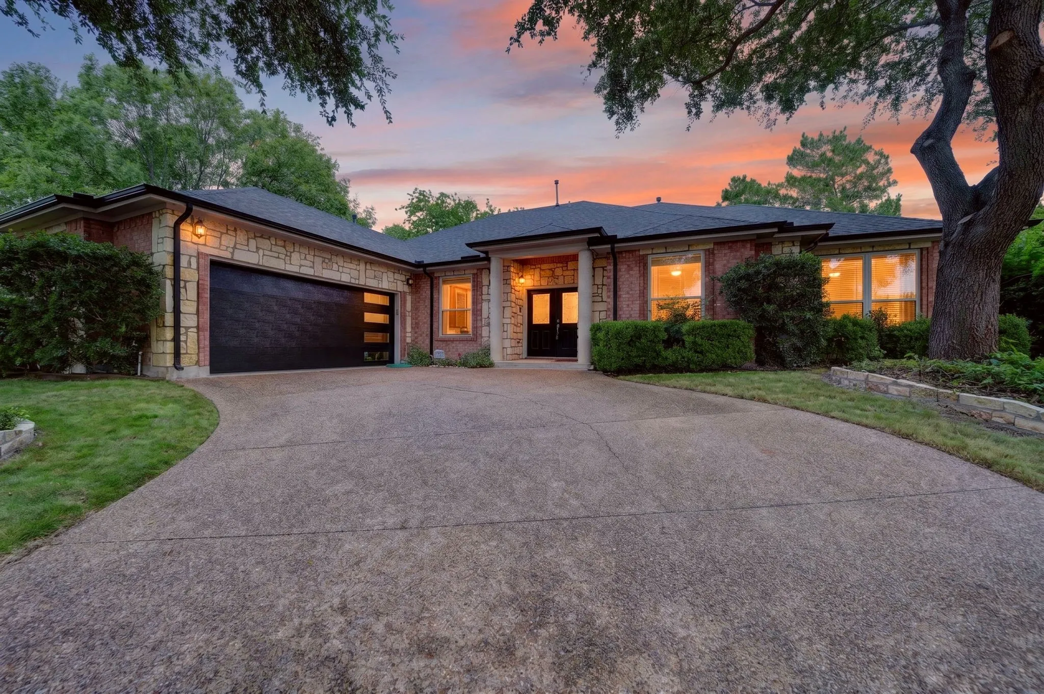 Single Family Residence For Sale in Rockwall County , 105 Genesta Place, Rockwall, Texas 75032, 3 Bedroom, 4 Bathroom, 2 Garage spaces, 2,650 Sqft, built in 1999, mls#21332199, Real Estate Agent in Rockwall, Homes For Sale in Rockwall county, Homes For Sale in Rockwall, Realtor in Rockwall Texas, Real Estate Brokerage Independent Realty Texas, Luminita Cordes Realtor