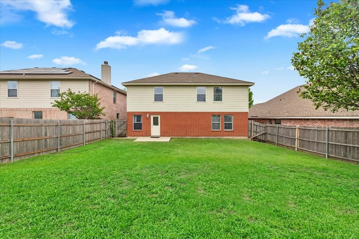 Single Family Residence For Rent in Collin County , 1110 Caroline Drive, Princeton, Texas 75407, 3 Bedroom, 3 Bathroom, 2 Garage spaces, 2,234 Sqft, built in 2005, mls#21332200, Real Estate Agent in Princeton, Homes For Rent in Collin county, Homes For Rent in Princeton, Realtor in Princeton Texas, Real Estate Brokerage Independent Realty Texas, Luminita Cordes Realtor