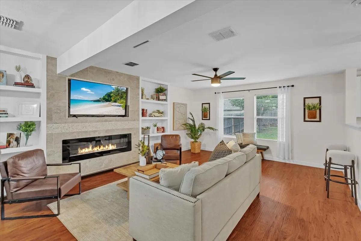 Single Family Residence For Rent in Collin County , 1110 Caroline Drive, Princeton, Texas 75407, 3 Bedroom, 3 Bathroom, 2 Garage spaces, 2,234 Sqft, built in 2005, mls#21332200, Real Estate Agent in Princeton, Homes For Rent in Collin county, Homes For Rent in Princeton, Realtor in Princeton Texas, Real Estate Brokerage Independent Realty Texas, Luminita Cordes Realtor