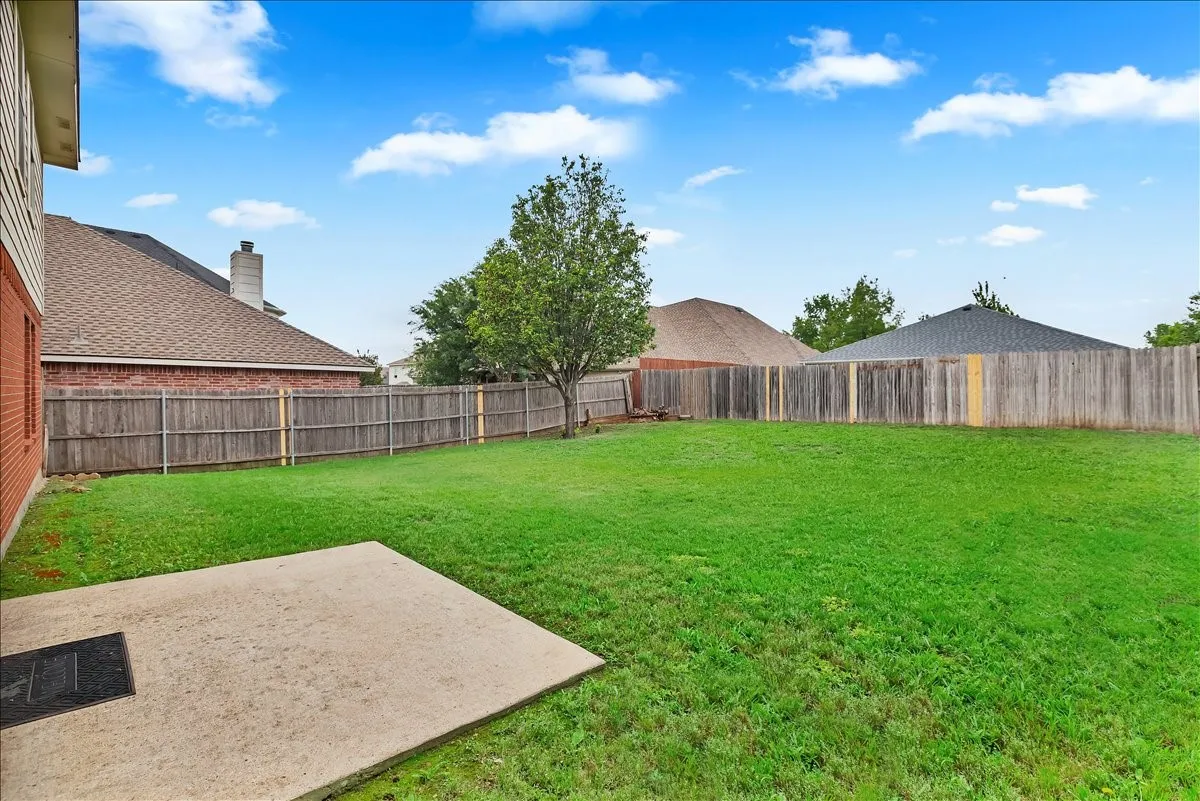 Single Family Residence For Rent in Collin County , 1110 Caroline Drive, Princeton, Texas 75407, 3 Bedroom, 3 Bathroom, 2 Garage spaces, 2,234 Sqft, built in 2005, mls#21332200, Real Estate Agent in Princeton, Homes For Rent in Collin county, Homes For Rent in Princeton, Realtor in Princeton Texas, Real Estate Brokerage Independent Realty Texas, Luminita Cordes Realtor