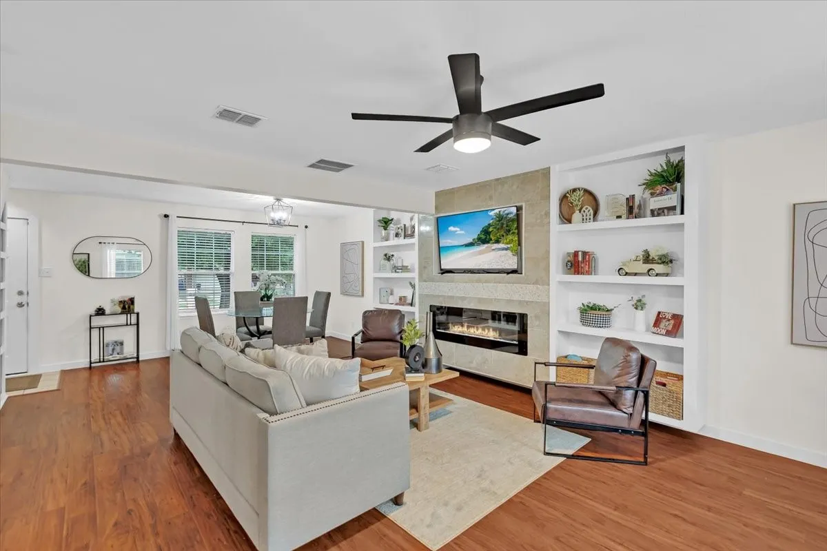 Single Family Residence For Rent in Collin County , 1110 Caroline Drive, Princeton, Texas 75407, 3 Bedroom, 3 Bathroom, 2 Garage spaces, 2,234 Sqft, built in 2005, mls#21332200, Real Estate Agent in Princeton, Homes For Rent in Collin county, Homes For Rent in Princeton, Realtor in Princeton Texas, Real Estate Brokerage Independent Realty Texas, Luminita Cordes Realtor