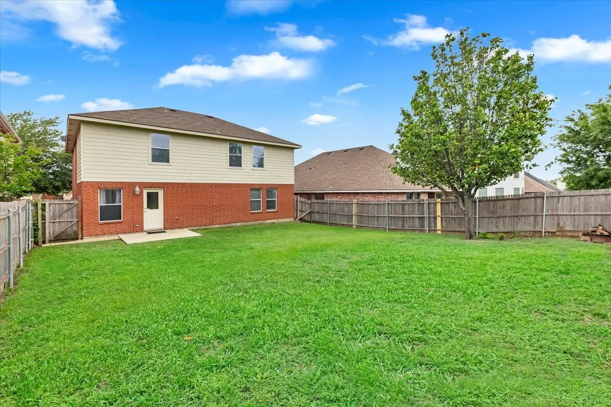 Single Family Residence For Rent in Collin County , 1110 Caroline Drive, Princeton, Texas 75407, 3 Bedroom, 3 Bathroom, 2 Garage spaces, 2,234 Sqft, built in 2005, mls#21332200, Real Estate Agent in Princeton, Homes For Rent in Collin county, Homes For Rent in Princeton, Realtor in Princeton Texas, Real Estate Brokerage Independent Realty Texas, Luminita Cordes Realtor