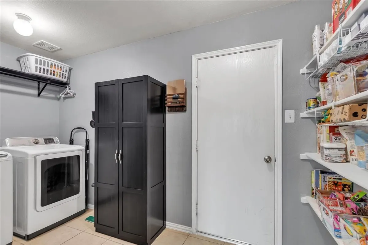 Single Family Residence For Rent in Collin County , 1110 Caroline Drive, Princeton, Texas 75407, 3 Bedroom, 3 Bathroom, 2 Garage spaces, 2,234 Sqft, built in 2005, mls#21332200, Real Estate Agent in Princeton, Homes For Rent in Collin county, Homes For Rent in Princeton, Realtor in Princeton Texas, Real Estate Brokerage Independent Realty Texas, Luminita Cordes Realtor