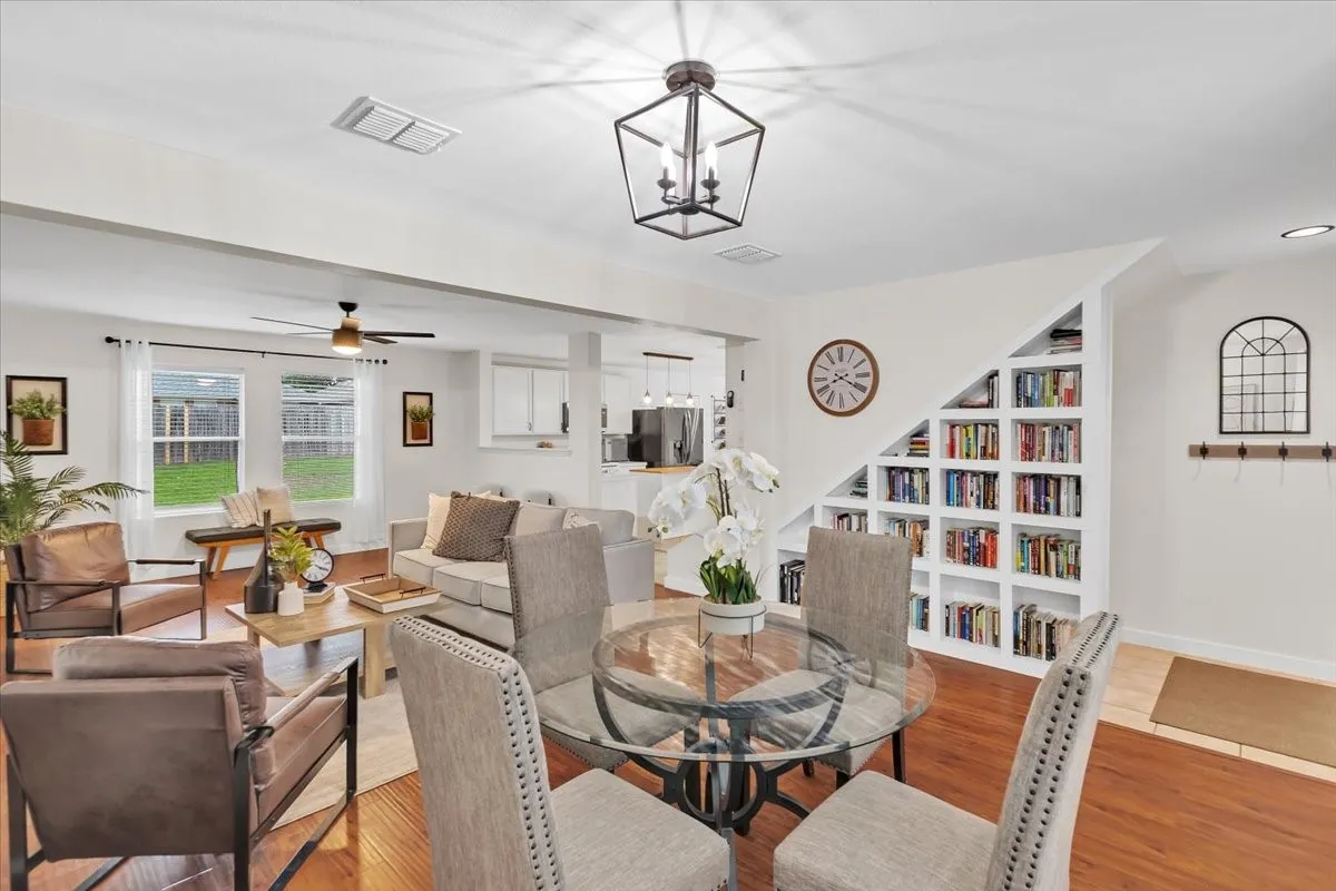 Single Family Residence For Rent in Collin County , 1110 Caroline Drive, Princeton, Texas 75407, 3 Bedroom, 3 Bathroom, 2 Garage spaces, 2,234 Sqft, built in 2005, mls#21332200, Real Estate Agent in Princeton, Homes For Rent in Collin county, Homes For Rent in Princeton, Realtor in Princeton Texas, Real Estate Brokerage Independent Realty Texas, Luminita Cordes Realtor