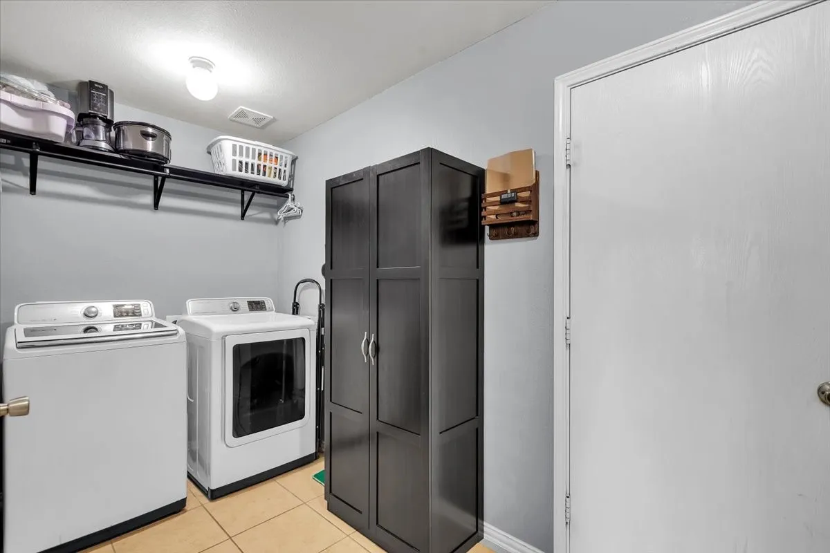Single Family Residence For Rent in Collin County , 1110 Caroline Drive, Princeton, Texas 75407, 3 Bedroom, 3 Bathroom, 2 Garage spaces, 2,234 Sqft, built in 2005, mls#21332200, Real Estate Agent in Princeton, Homes For Rent in Collin county, Homes For Rent in Princeton, Realtor in Princeton Texas, Real Estate Brokerage Independent Realty Texas, Luminita Cordes Realtor