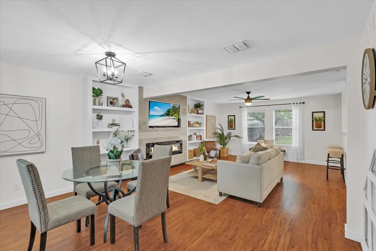 Single Family Residence For Rent in Collin County , 1110 Caroline Drive, Princeton, Texas 75407, 3 Bedroom, 3 Bathroom, 2 Garage spaces, 2,234 Sqft, built in 2005, mls#21332200, Real Estate Agent in Princeton, Homes For Rent in Collin county, Homes For Rent in Princeton, Realtor in Princeton Texas, Real Estate Brokerage Independent Realty Texas, Luminita Cordes Realtor