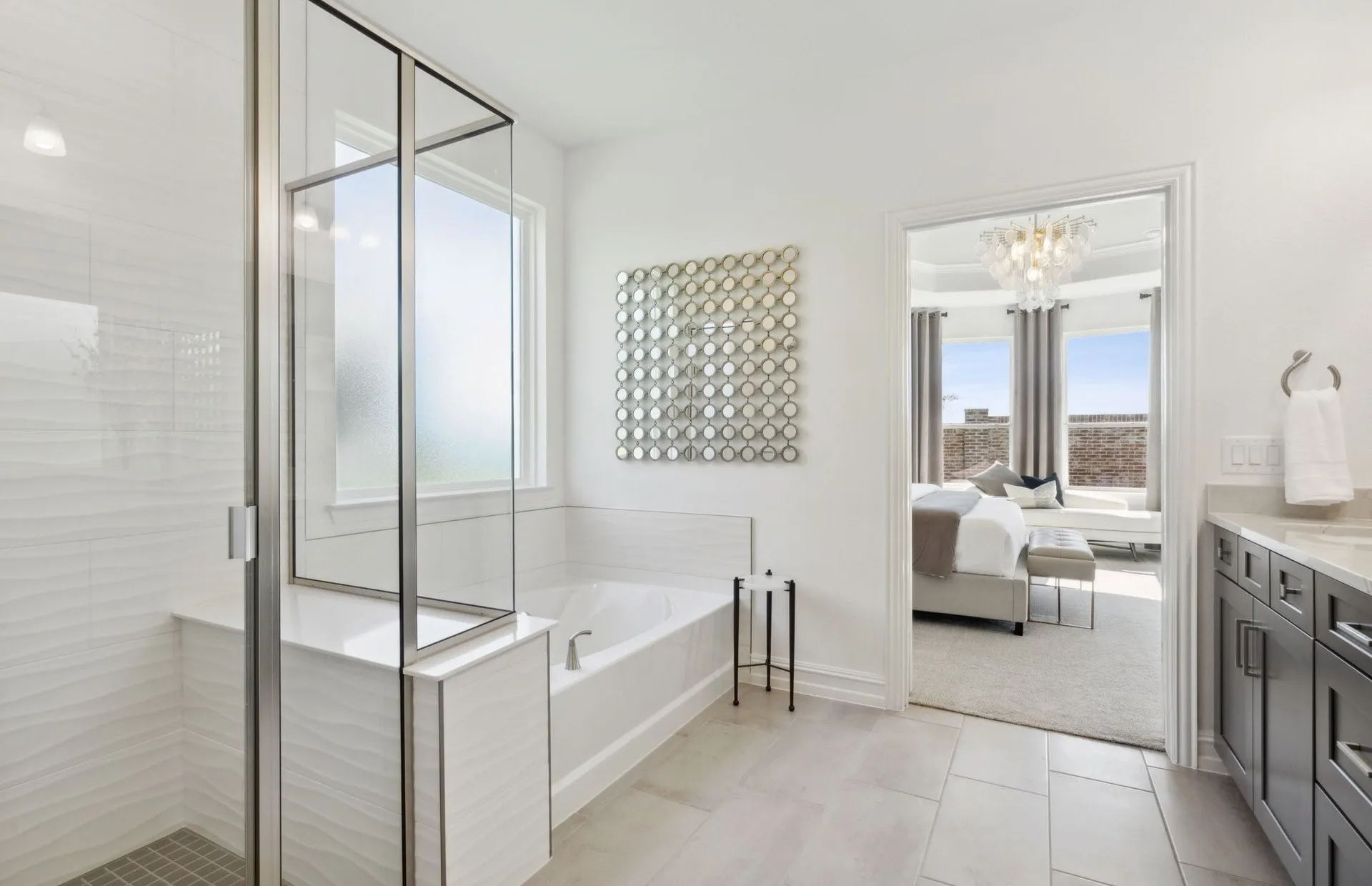 *Model Representation - Owner's private bath