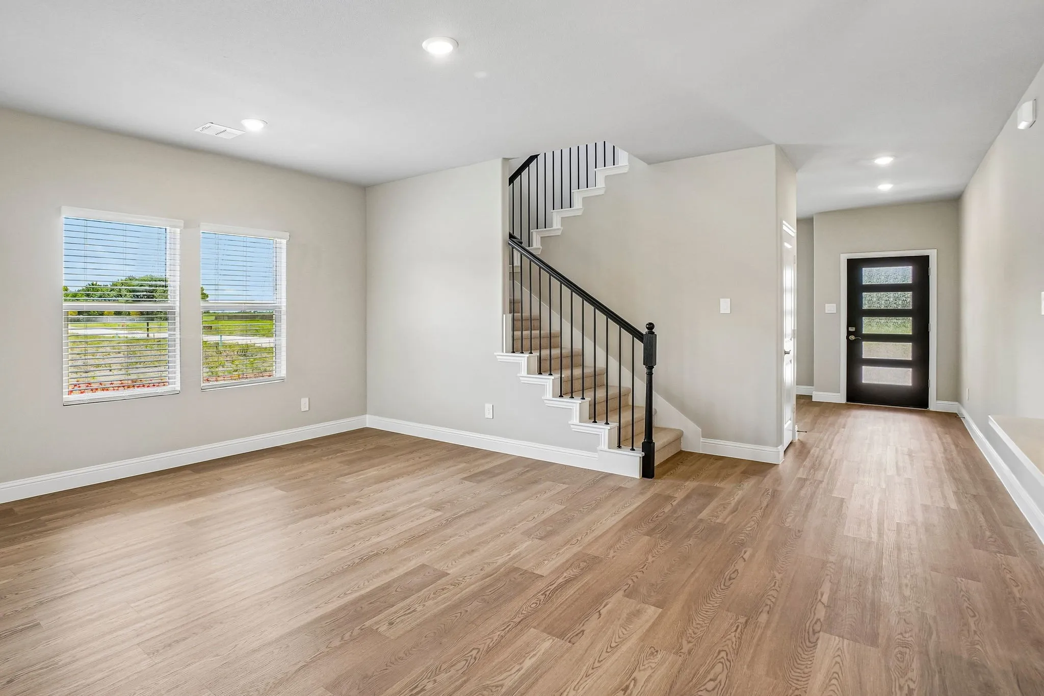  Photo is not of the actual home, but is an inspirational photo of builder’s model home and may depict options, furnishings, and/or decorator features that are not included.
