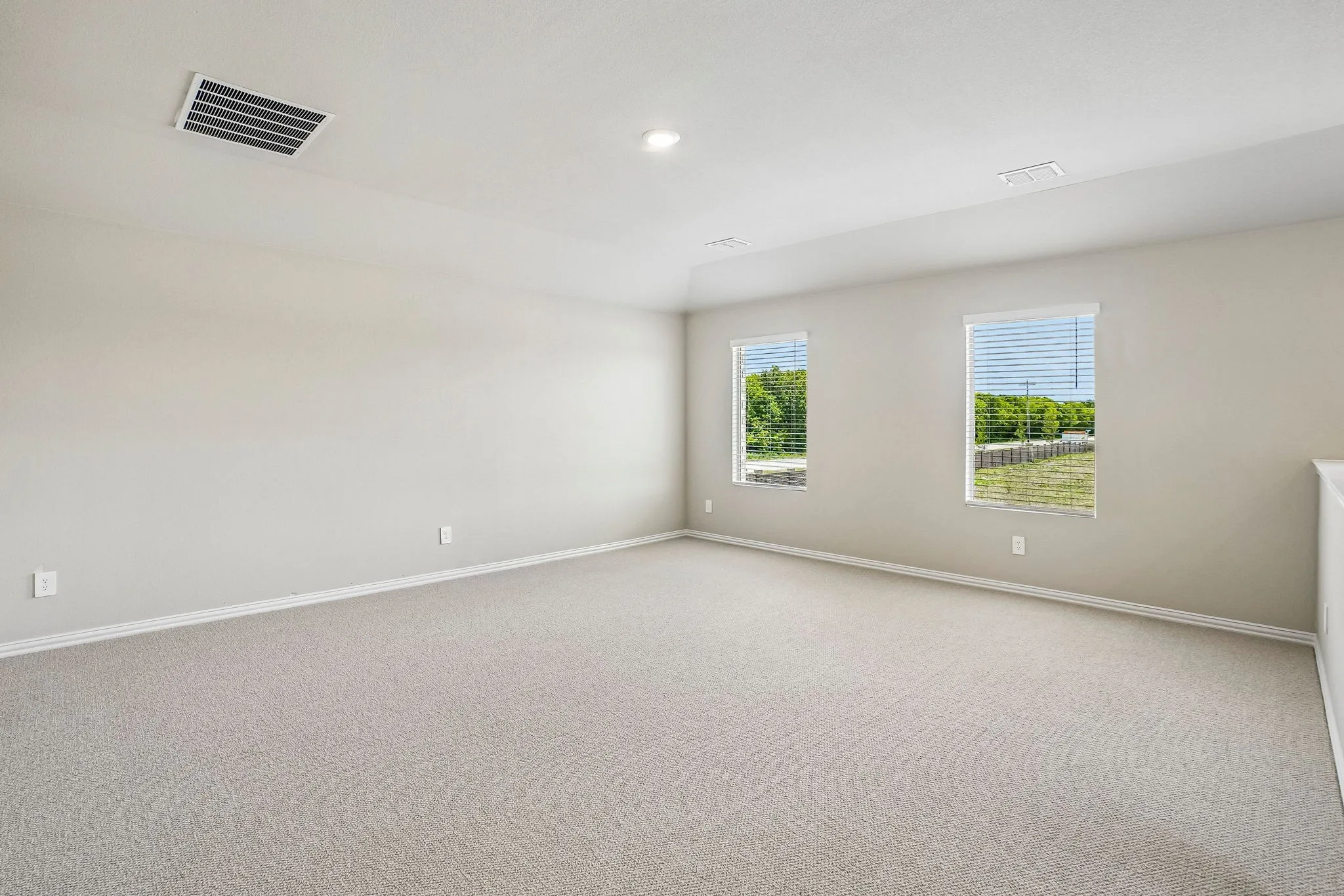  Photo is not of the actual home, but is an inspirational photo of builder’s model home and may depict options, furnishings, and/or decorator features that are not included.
