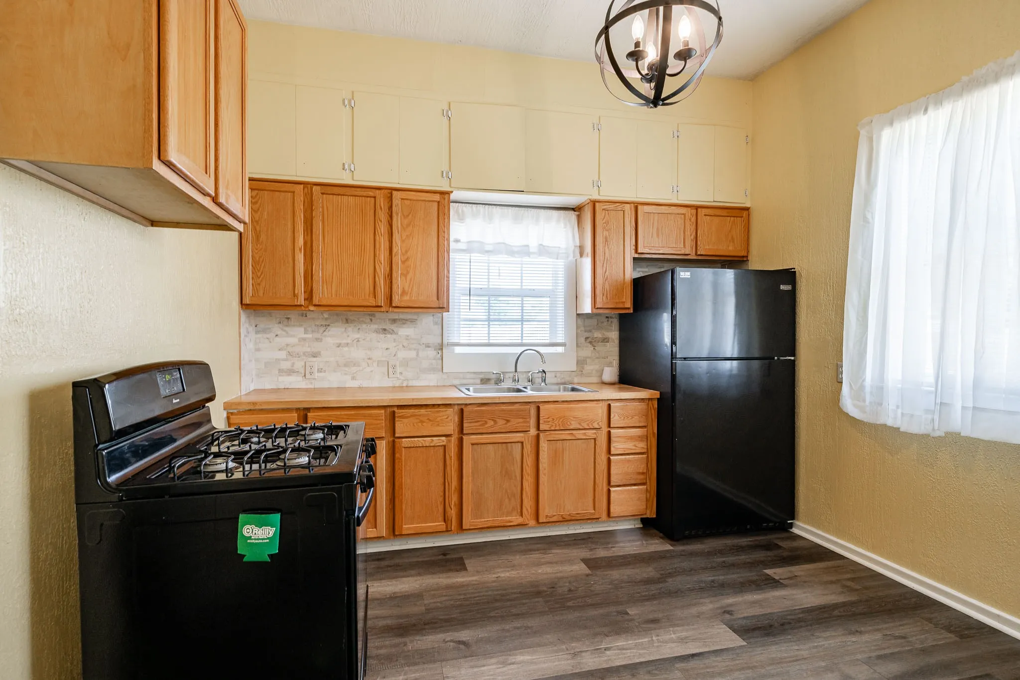 Single Family Residence For Sale in Fisher County , 105 N Orange Street, Roby, Texas 79543, 3 Bedroom, 1 Bathroom, Garage spaces, 1,288 Sqft, built in 1960, Price $106,260, mls#21332228, Real Estate Agent in Roby, Homes For Sale in Fisher county, Homes For Sale in Roby, Realtor in Roby Texas, Real Estate Brokerage Independent Realty Texas, Luminita Cordes Realtor