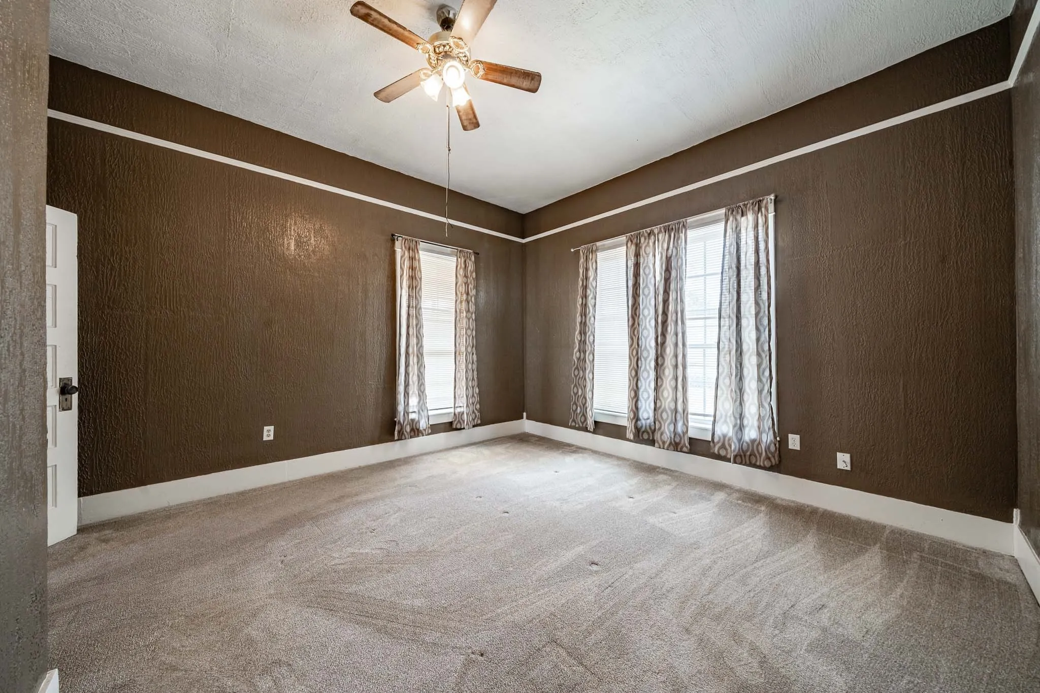 Single Family Residence For Sale in Fisher County , 105 N Orange Street, Roby, Texas 79543, 3 Bedroom, 1 Bathroom, Garage spaces, 1,288 Sqft, built in 1960, Price $106,260, mls#21332228, Real Estate Agent in Roby, Homes For Sale in Fisher county, Homes For Sale in Roby, Realtor in Roby Texas, Real Estate Brokerage Independent Realty Texas, Luminita Cordes Realtor