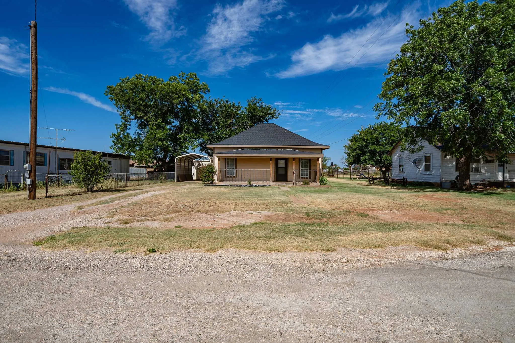 Single Family Residence For Sale in Fisher County , 105 N Orange Street, Roby, Texas 79543, 3 Bedroom, 1 Bathroom, Garage spaces, 1,288 Sqft, built in 1960, Price $106,260, mls#21332228, Real Estate Agent in Roby, Homes For Sale in Fisher county, Homes For Sale in Roby, Realtor in Roby Texas, Real Estate Brokerage Independent Realty Texas, Luminita Cordes Realtor