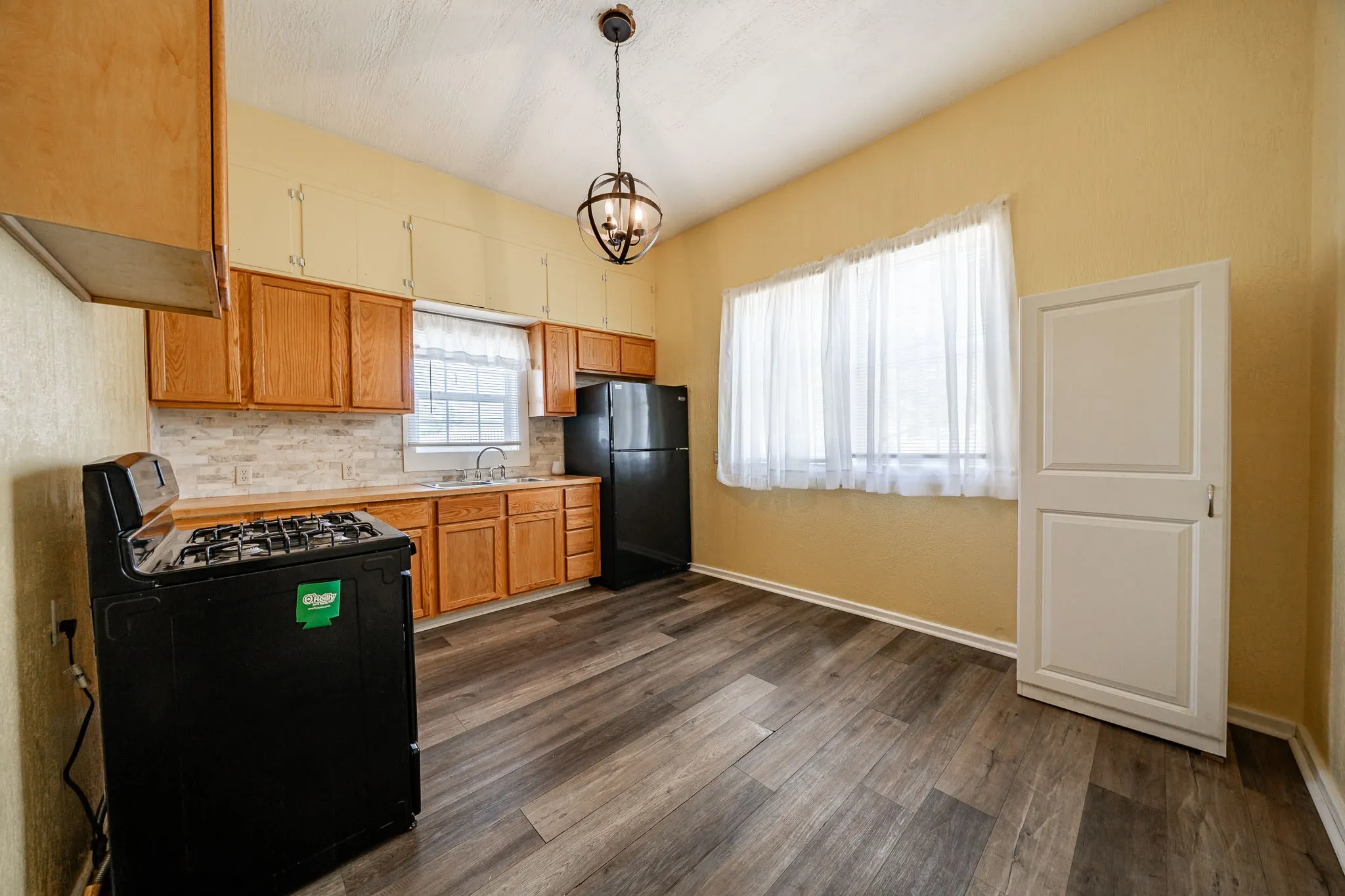Single Family Residence For Sale in Fisher County , 105 N Orange Street, Roby, Texas 79543, 3 Bedroom, 1 Bathroom, Garage spaces, 1,288 Sqft, built in 1960, Price $106,260, mls#21332228, Real Estate Agent in Roby, Homes For Sale in Fisher county, Homes For Sale in Roby, Realtor in Roby Texas, Real Estate Brokerage Independent Realty Texas, Luminita Cordes Realtor