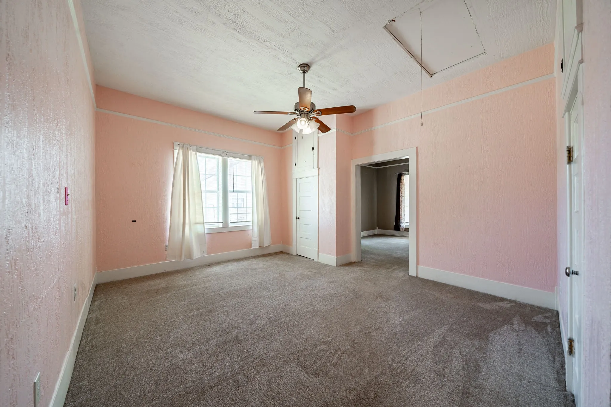 Single Family Residence For Sale in Fisher County , 105 N Orange Street, Roby, Texas 79543, 3 Bedroom, 1 Bathroom, Garage spaces, 1,288 Sqft, built in 1960, Price $106,260, mls#21332228, Real Estate Agent in Roby, Homes For Sale in Fisher county, Homes For Sale in Roby, Realtor in Roby Texas, Real Estate Brokerage Independent Realty Texas, Luminita Cordes Realtor