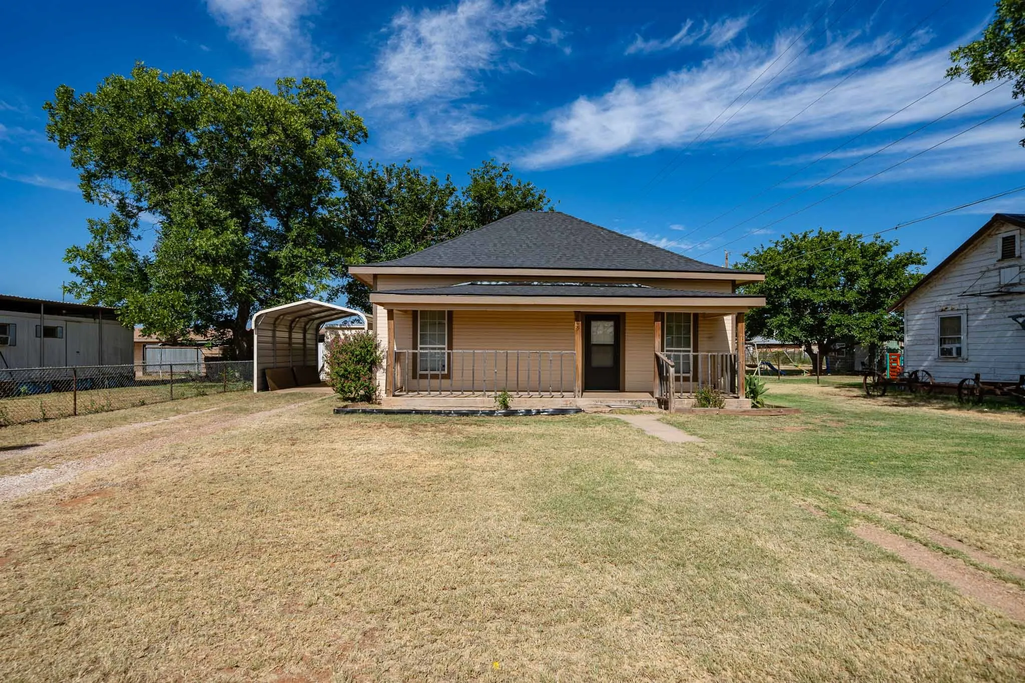 Single Family Residence For Sale in Fisher County , 105 N Orange Street, Roby, Texas 79543, 3 Bedroom, 1 Bathroom, Garage spaces, 1,288 Sqft, built in 1960, Price $106,260, mls#21332228, Real Estate Agent in Roby, Homes For Sale in Fisher county, Homes For Sale in Roby, Realtor in Roby Texas, Real Estate Brokerage Independent Realty Texas, Luminita Cordes Realtor