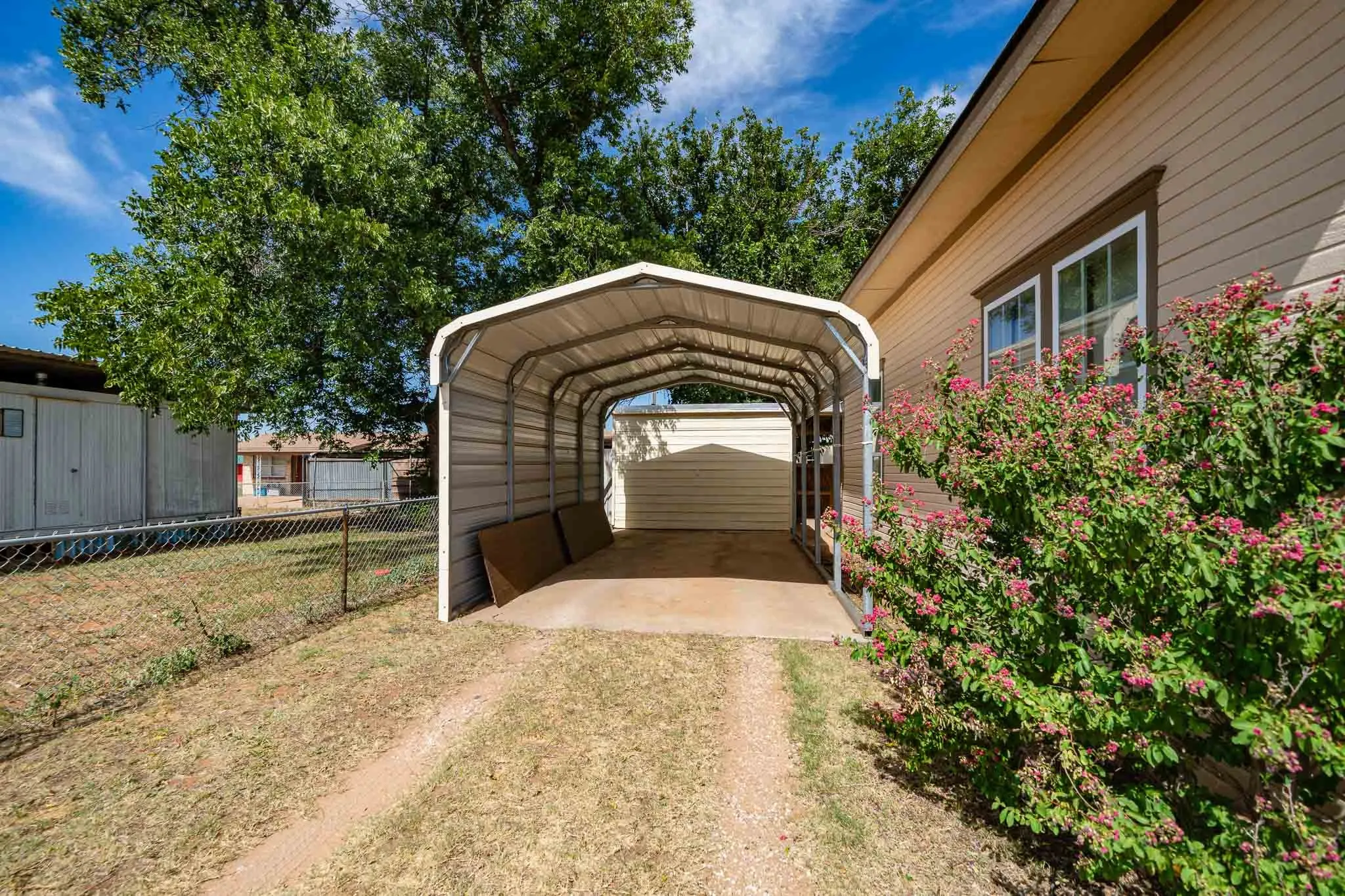 Single Family Residence For Sale in Fisher County , 105 N Orange Street, Roby, Texas 79543, 3 Bedroom, 1 Bathroom, Garage spaces, 1,288 Sqft, built in 1960, Price $106,260, mls#21332228, Real Estate Agent in Roby, Homes For Sale in Fisher county, Homes For Sale in Roby, Realtor in Roby Texas, Real Estate Brokerage Independent Realty Texas, Luminita Cordes Realtor