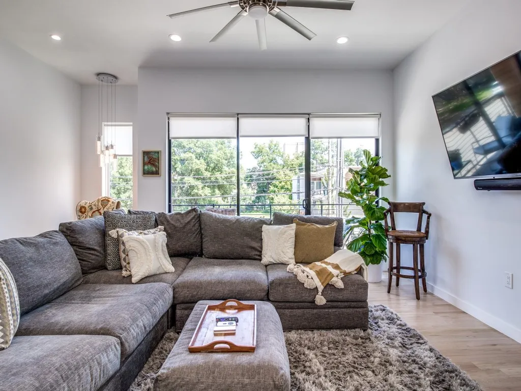 Townhouse For Sale in Dallas County , 4223 Munger Avenue, Dallas, Texas 75204, 3 Bedroom, 4 Bathroom, 2 Garage spaces, 1,978 Sqft, built in 2020, Price $640,000, mls#21332152, Real Estate Agent in Dallas, Homes For Sale in Dallas county, Homes For Sale in Dallas, Realtor in Dallas Texas, Real Estate Brokerage Independent Realty Texas, Luminita Cordes Realtor