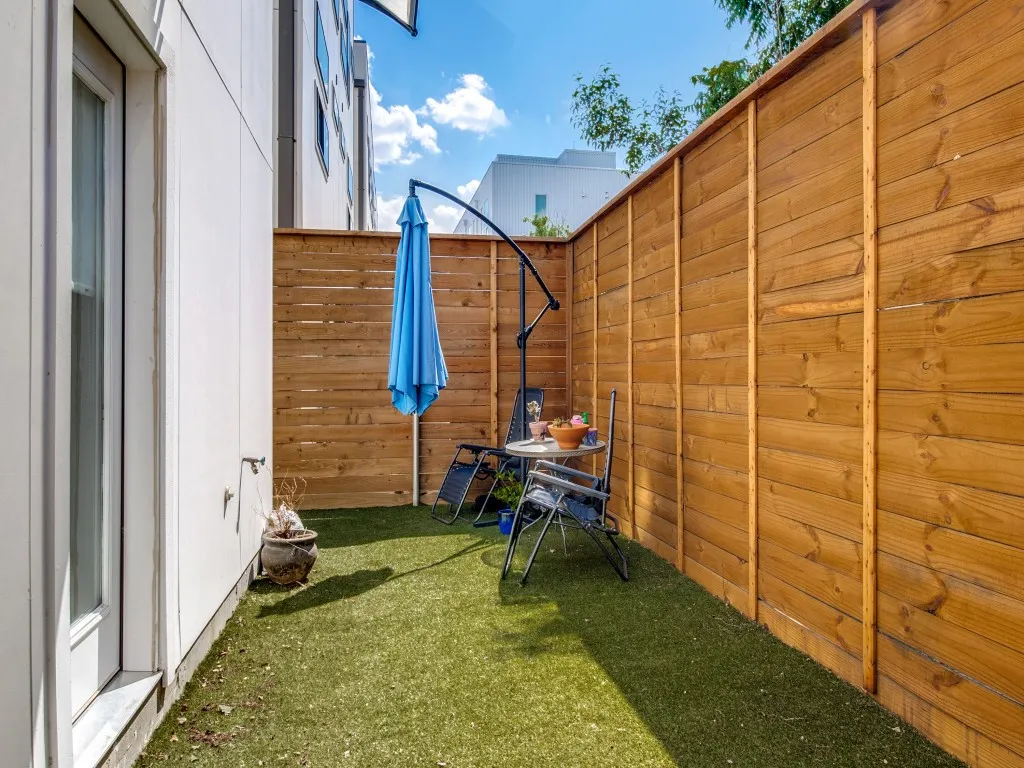 Townhouse For Sale in Dallas County , 4223 Munger Avenue, Dallas, Texas 75204, 3 Bedroom, 4 Bathroom, 2 Garage spaces, 1,978 Sqft, built in 2020, Price $640,000, mls#21332152, Real Estate Agent in Dallas, Homes For Sale in Dallas county, Homes For Sale in Dallas, Realtor in Dallas Texas, Real Estate Brokerage Independent Realty Texas, Luminita Cordes Realtor