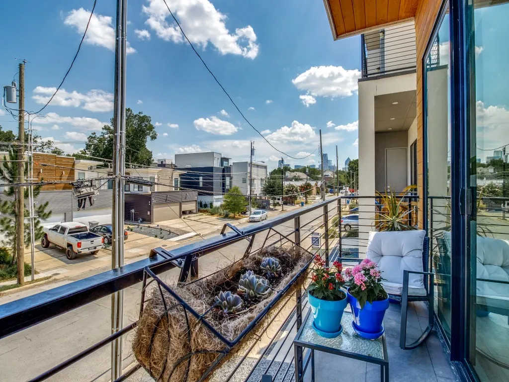 Townhouse For Sale in Dallas County , 4223 Munger Avenue, Dallas, Texas 75204, 3 Bedroom, 4 Bathroom, 2 Garage spaces, 1,978 Sqft, built in 2020, Price $640,000, mls#21332152, Real Estate Agent in Dallas, Homes For Sale in Dallas county, Homes For Sale in Dallas, Realtor in Dallas Texas, Real Estate Brokerage Independent Realty Texas, Luminita Cordes Realtor