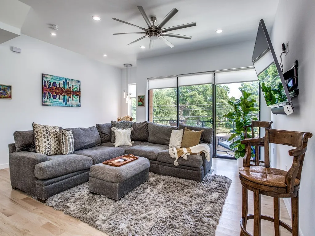 Townhouse For Sale in Dallas County , 4223 Munger Avenue, Dallas, Texas 75204, 3 Bedroom, 4 Bathroom, 2 Garage spaces, 1,978 Sqft, built in 2020, Price $640,000, mls#21332152, Real Estate Agent in Dallas, Homes For Sale in Dallas county, Homes For Sale in Dallas, Realtor in Dallas Texas, Real Estate Brokerage Independent Realty Texas, Luminita Cordes Realtor