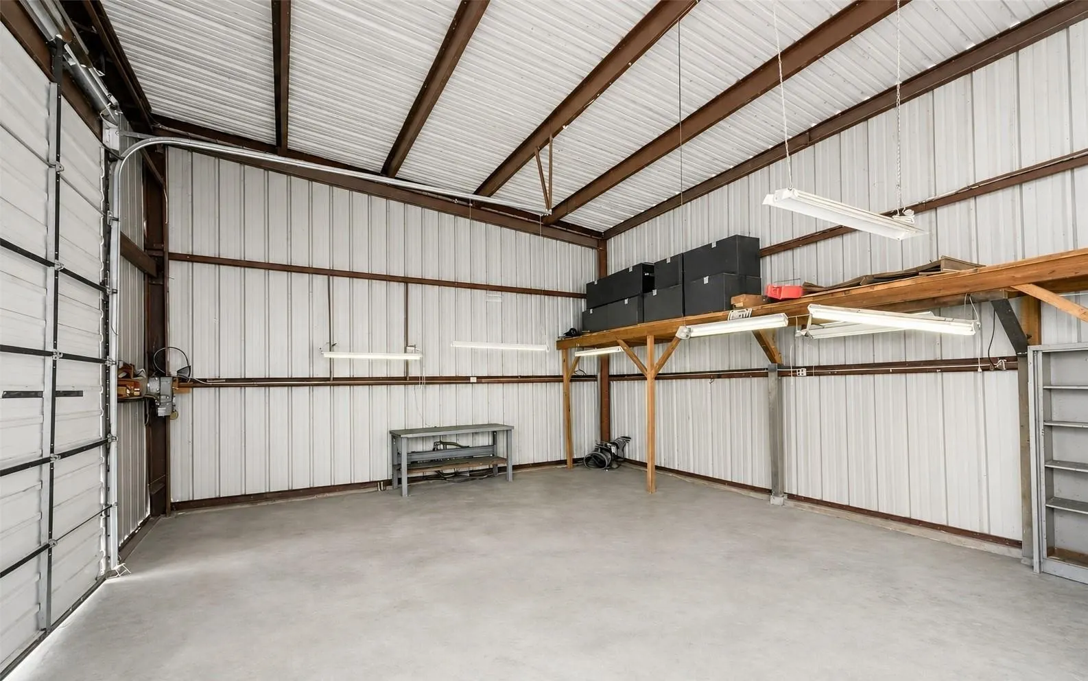 Warehouse For Sale in Hunt County , 111 Frontier Drive, Quinlan, Texas 75474, 0, 0, Garage spaces, 0 Sqft, built in 1990, mls#21332230, Real Estate Agent in Quinlan, Homes For Sale in Hunt county, Homes For Sale in Quinlan, Realtor in Quinlan Texas, Real Estate Brokerage Independent Realty Texas, Luminita Cordes Realtor