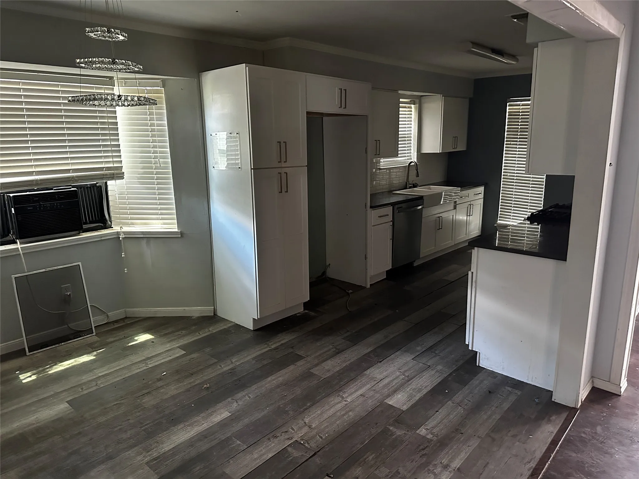 Single Family Residence For Sale in Dallas County , 208 Connie Drive, De Soto, Texas 75115, 3 Bedroom, 2 Bathroom, 2 Garage spaces, 1,927 Sqft, built in 1974, mls#21306969, Real Estate Agent in De Soto, Homes For Sale in Dallas county, Homes For Sale in De Soto, Realtor in De Soto Texas, Real Estate Brokerage Independent Realty Texas, Luminita Cordes Realtor