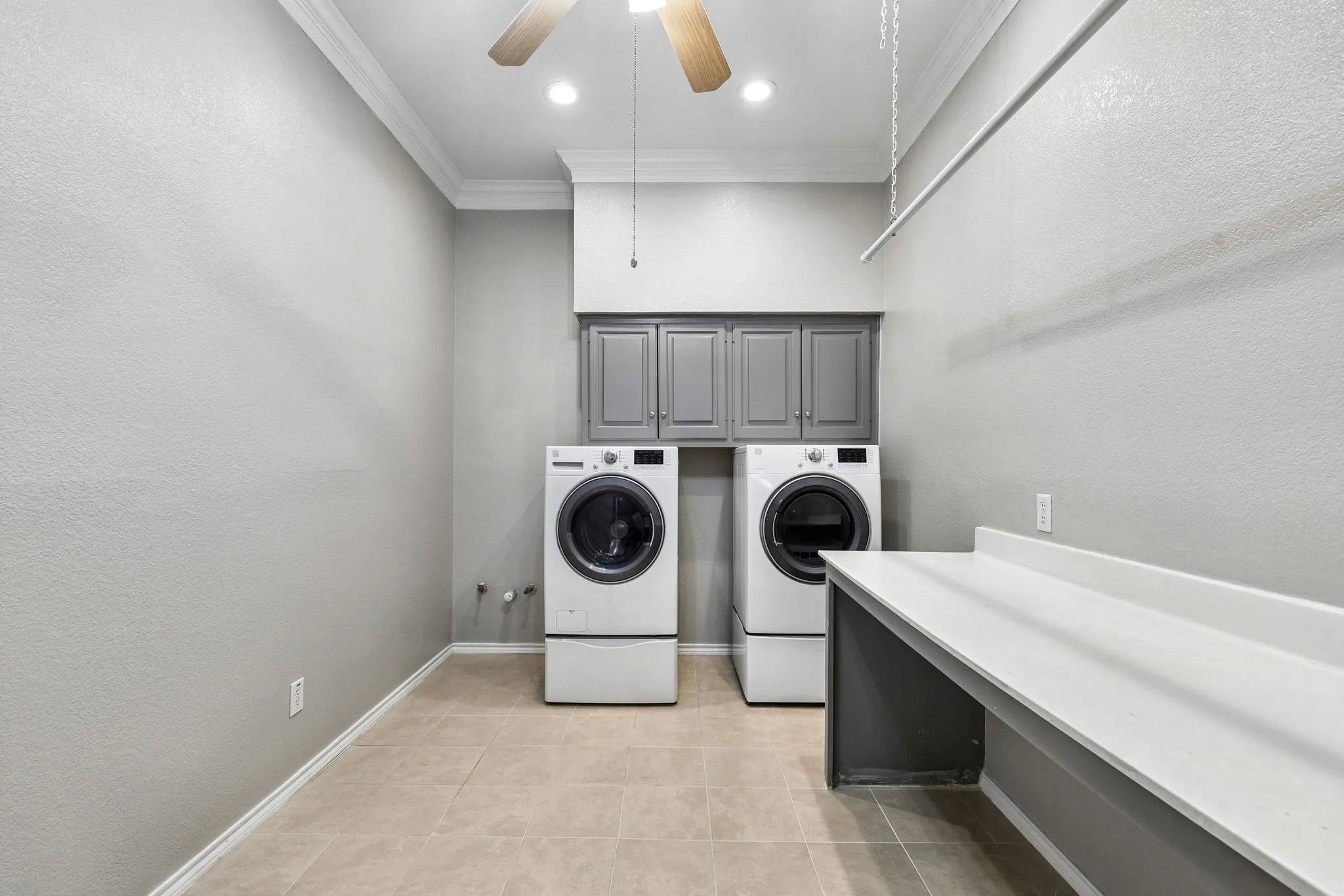 Single Family Residence For Sale in Tarrant County , 13116 Hillcrest Boulevard, Fort Worth, Texas 76244, 3 Bedroom, 3 Bathroom, 2 Garage spaces, 3,101 Sqft, built in 1984, mls#21329796, Real Estate Agent in Fort Worth, Homes For Sale in Tarrant county, Homes For Sale in Fort Worth, Realtor in Fort Worth Texas, Real Estate Brokerage Independent Realty Texas, Luminita Cordes Realtor