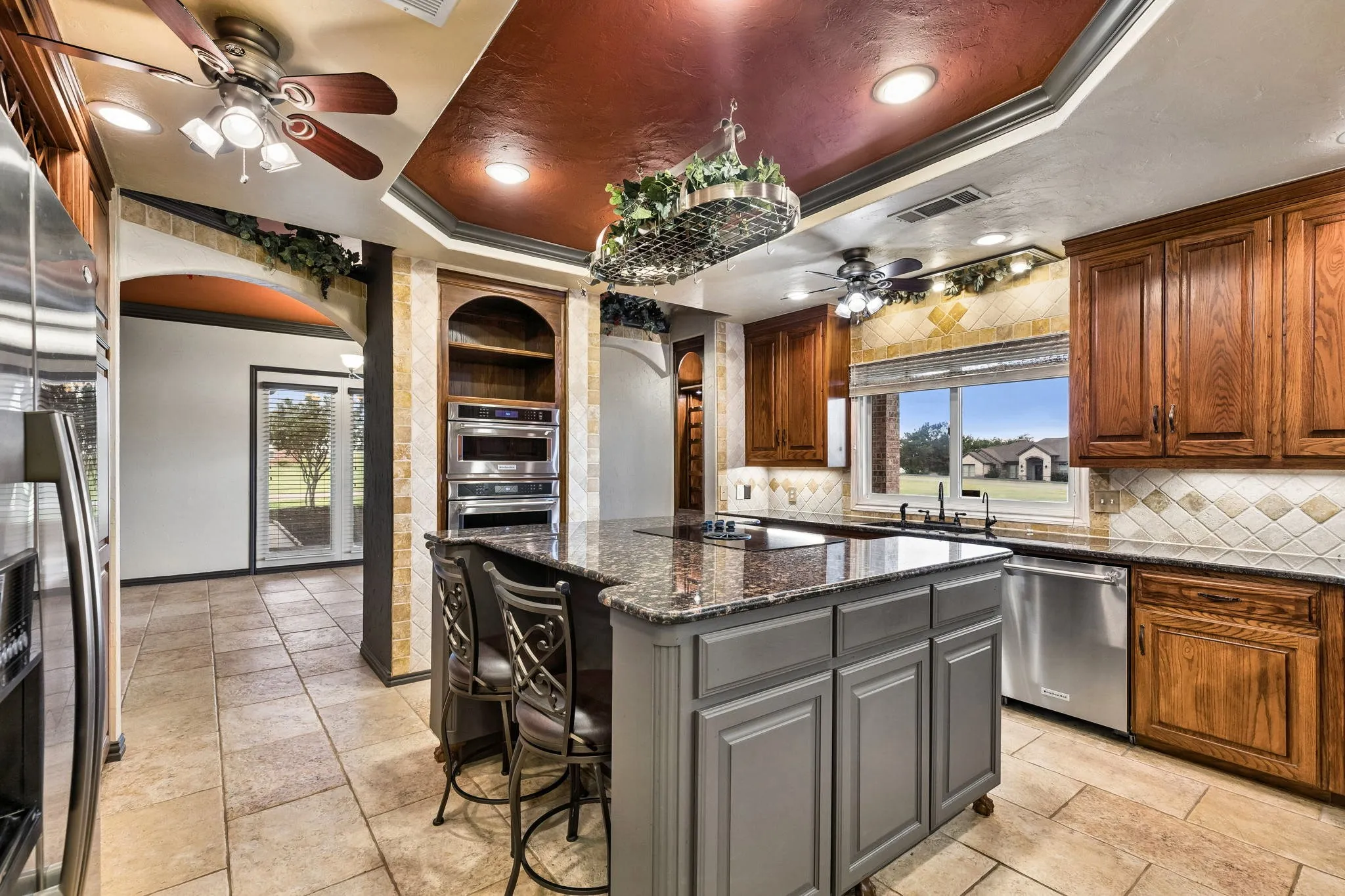Single Family Residence For Sale in Tarrant County , 13116 Hillcrest Boulevard, Fort Worth, Texas 76244, 3 Bedroom, 3 Bathroom, 2 Garage spaces, 3,101 Sqft, built in 1984, mls#21329796, Real Estate Agent in Fort Worth, Homes For Sale in Tarrant county, Homes For Sale in Fort Worth, Realtor in Fort Worth Texas, Real Estate Brokerage Independent Realty Texas, Luminita Cordes Realtor