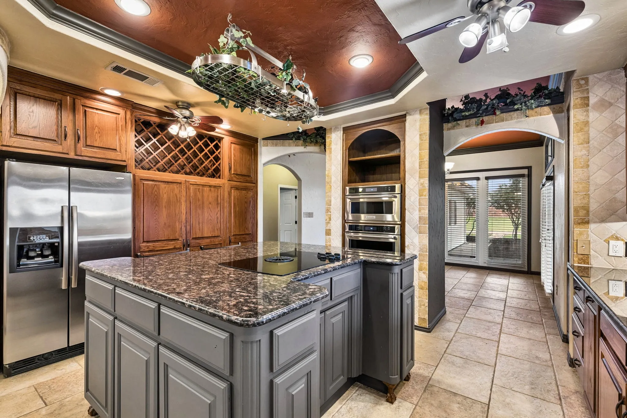 Single Family Residence For Sale in Tarrant County , 13116 Hillcrest Boulevard, Fort Worth, Texas 76244, 3 Bedroom, 3 Bathroom, 2 Garage spaces, 3,101 Sqft, built in 1984, mls#21329796, Real Estate Agent in Fort Worth, Homes For Sale in Tarrant county, Homes For Sale in Fort Worth, Realtor in Fort Worth Texas, Real Estate Brokerage Independent Realty Texas, Luminita Cordes Realtor