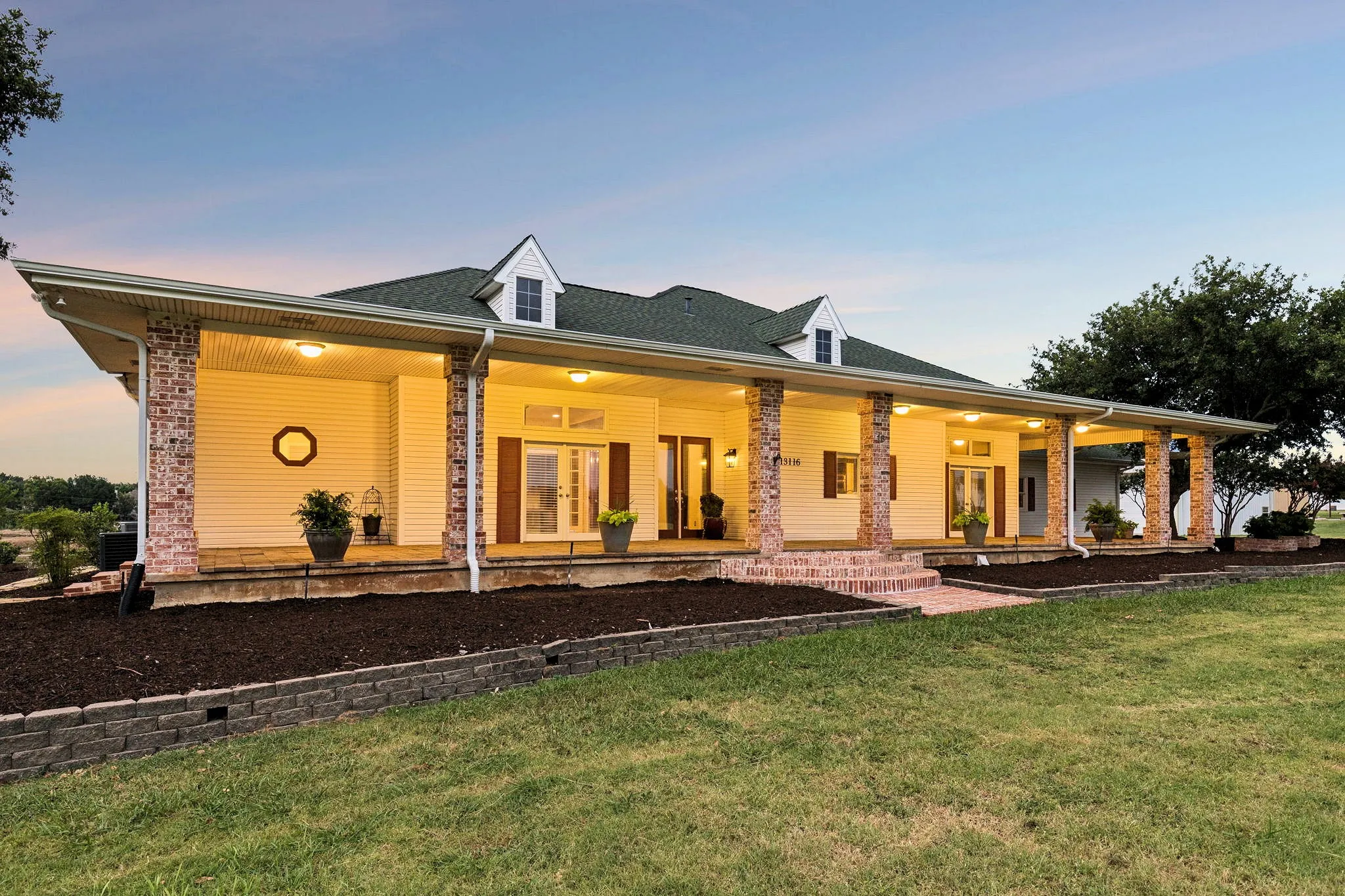 Single Family Residence For Sale in Tarrant County , 13116 Hillcrest Boulevard, Fort Worth, Texas 76244, 3 Bedroom, 3 Bathroom, 2 Garage spaces, 3,101 Sqft, built in 1984, mls#21329796, Real Estate Agent in Fort Worth, Homes For Sale in Tarrant county, Homes For Sale in Fort Worth, Realtor in Fort Worth Texas, Real Estate Brokerage Independent Realty Texas, Luminita Cordes Realtor