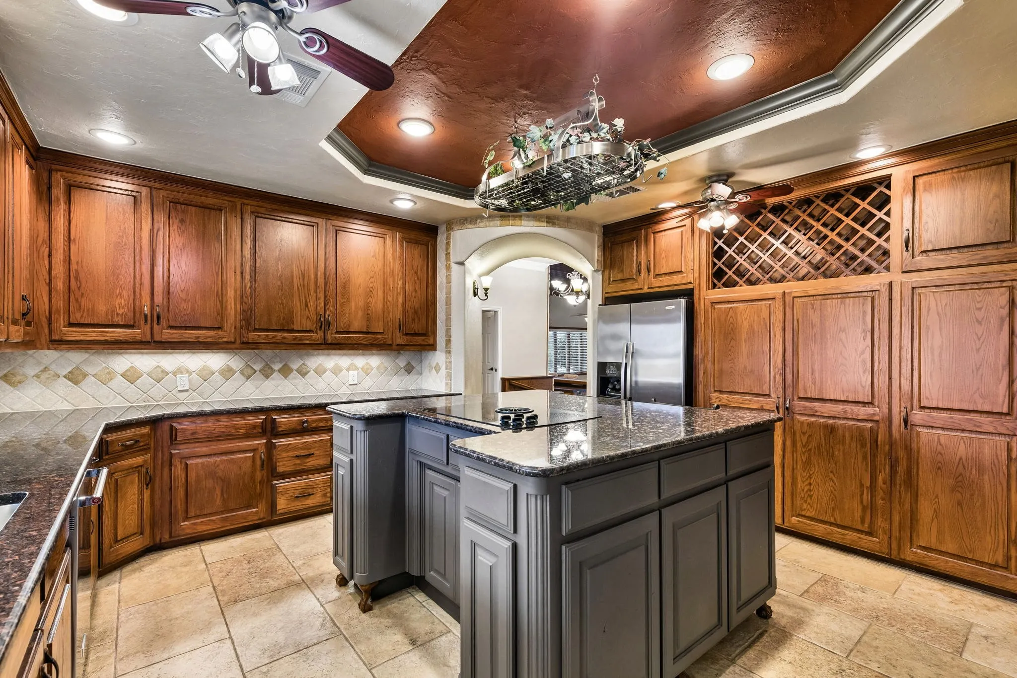 Single Family Residence For Sale in Tarrant County , 13116 Hillcrest Boulevard, Fort Worth, Texas 76244, 3 Bedroom, 3 Bathroom, 2 Garage spaces, 3,101 Sqft, built in 1984, mls#21329796, Real Estate Agent in Fort Worth, Homes For Sale in Tarrant county, Homes For Sale in Fort Worth, Realtor in Fort Worth Texas, Real Estate Brokerage Independent Realty Texas, Luminita Cordes Realtor