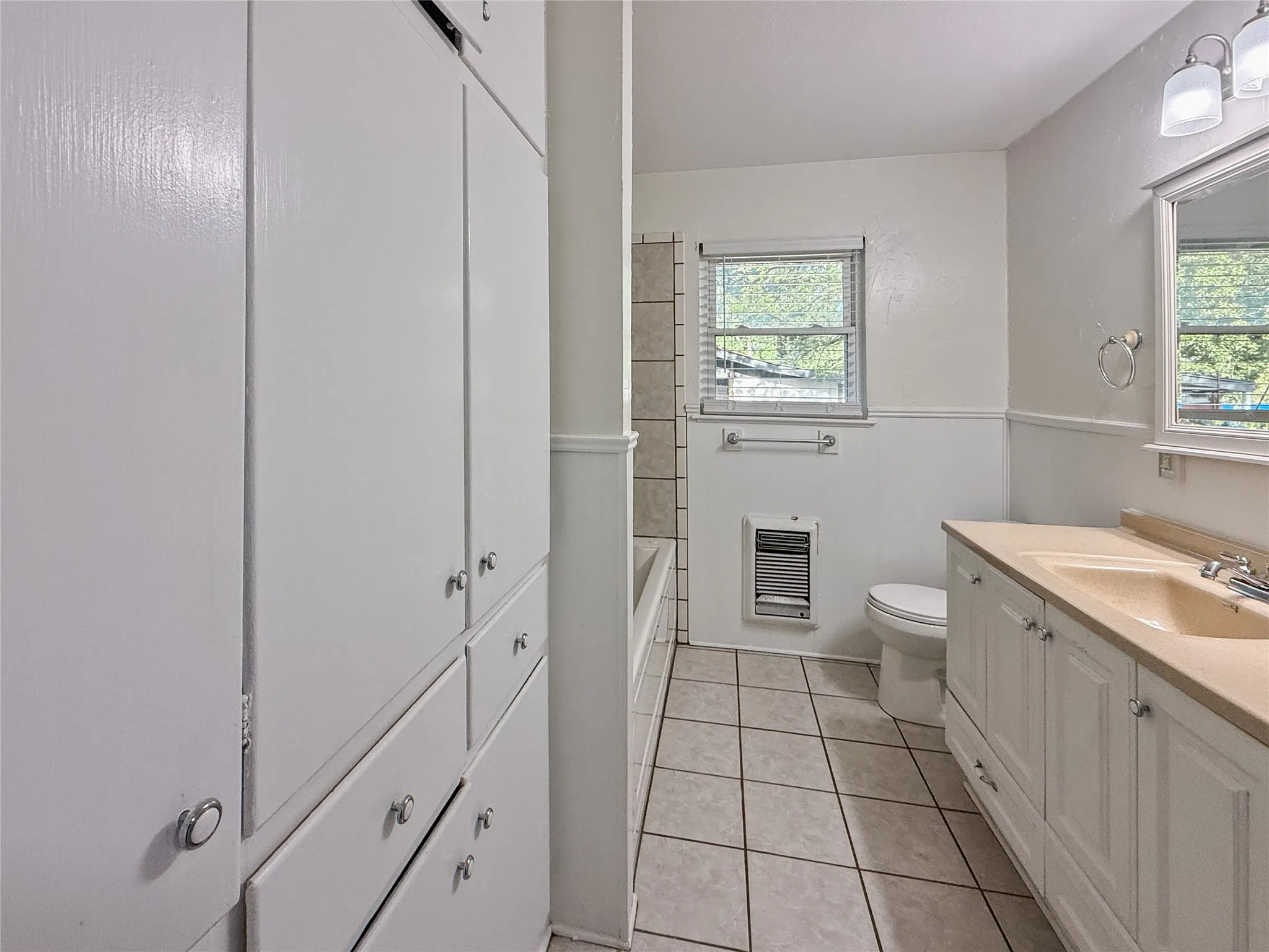 Single Family Residence For Sale in Hopkins County , 604 Lee Street, Sulphur Springs, Texas 75482, 3 Bedroom, 2 Bathroom, Garage spaces, 1,720 Sqft, built in 1961, mls#21332229, Real Estate Agent in Sulphur Springs, Homes For Sale in Hopkins county, Homes For Sale in Sulphur Springs, Realtor in Sulphur Springs Texas, Real Estate Brokerage Independent Realty Texas, Luminita Cordes Realtor