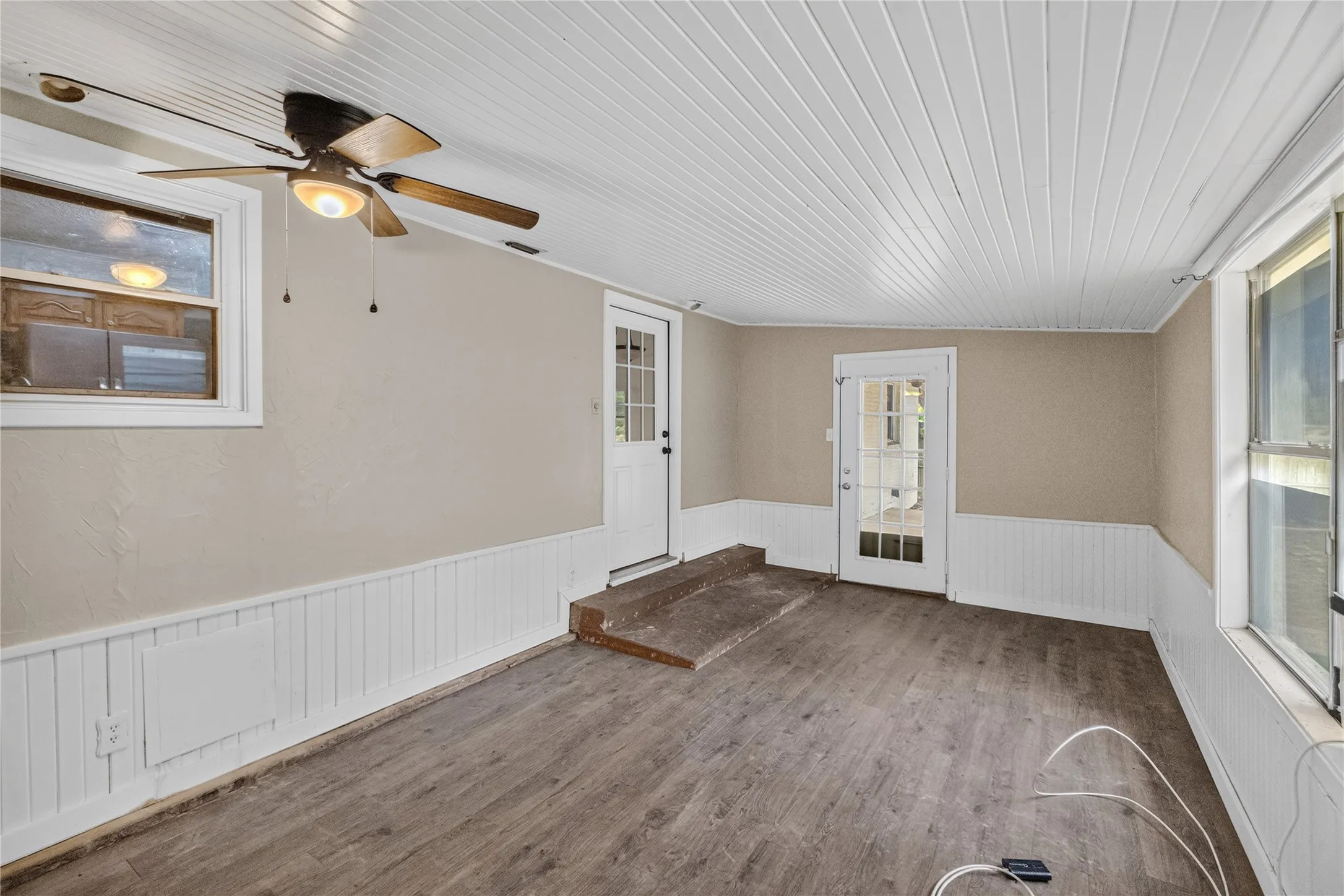 Single Family Residence For Sale in Hopkins County , 604 Lee Street, Sulphur Springs, Texas 75482, 3 Bedroom, 2 Bathroom, Garage spaces, 1,720 Sqft, built in 1961, mls#21332229, Real Estate Agent in Sulphur Springs, Homes For Sale in Hopkins county, Homes For Sale in Sulphur Springs, Realtor in Sulphur Springs Texas, Real Estate Brokerage Independent Realty Texas, Luminita Cordes Realtor