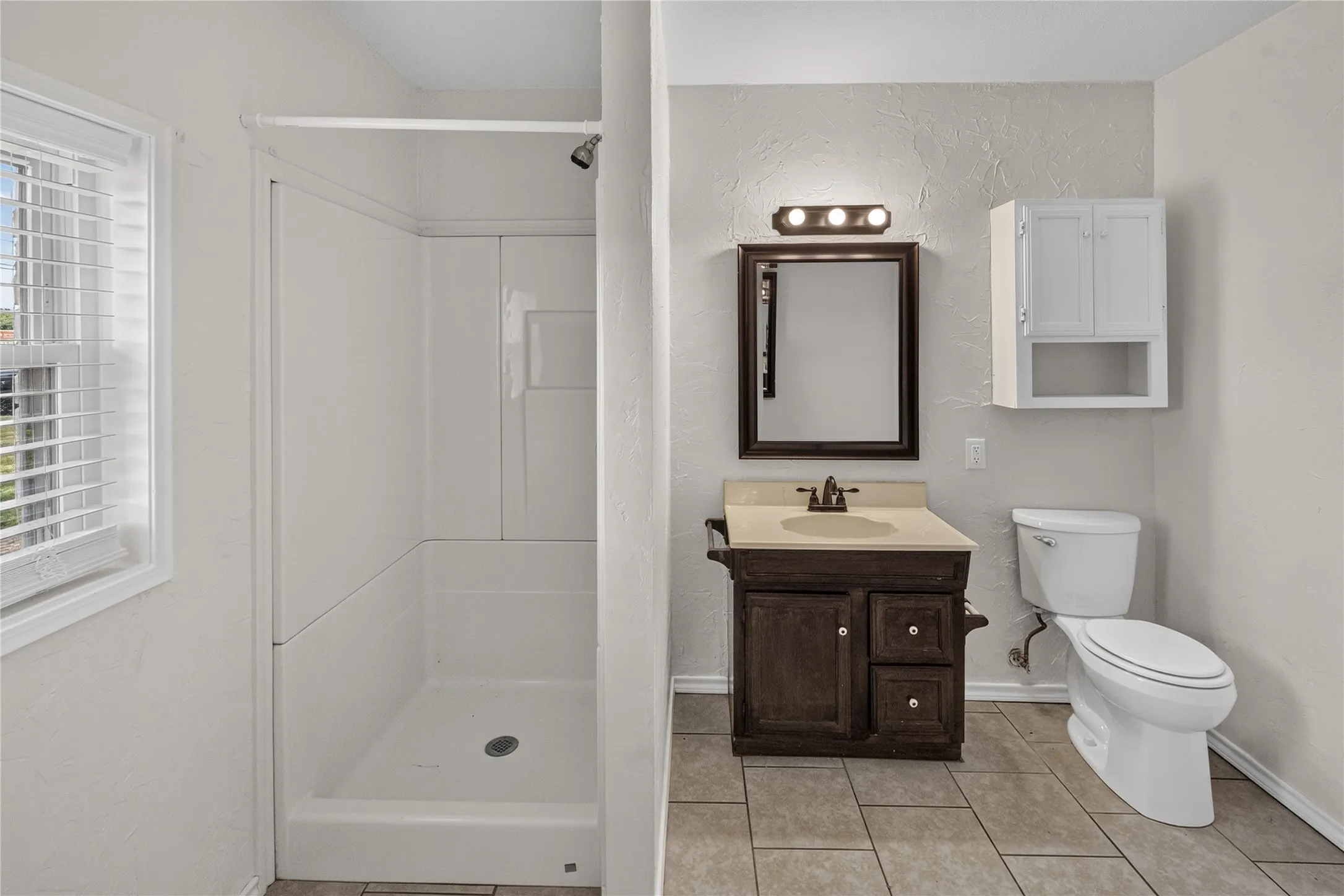 Single Family Residence For Sale in Hopkins County , 604 Lee Street, Sulphur Springs, Texas 75482, 3 Bedroom, 2 Bathroom, Garage spaces, 1,720 Sqft, built in 1961, mls#21332229, Real Estate Agent in Sulphur Springs, Homes For Sale in Hopkins county, Homes For Sale in Sulphur Springs, Realtor in Sulphur Springs Texas, Real Estate Brokerage Independent Realty Texas, Luminita Cordes Realtor